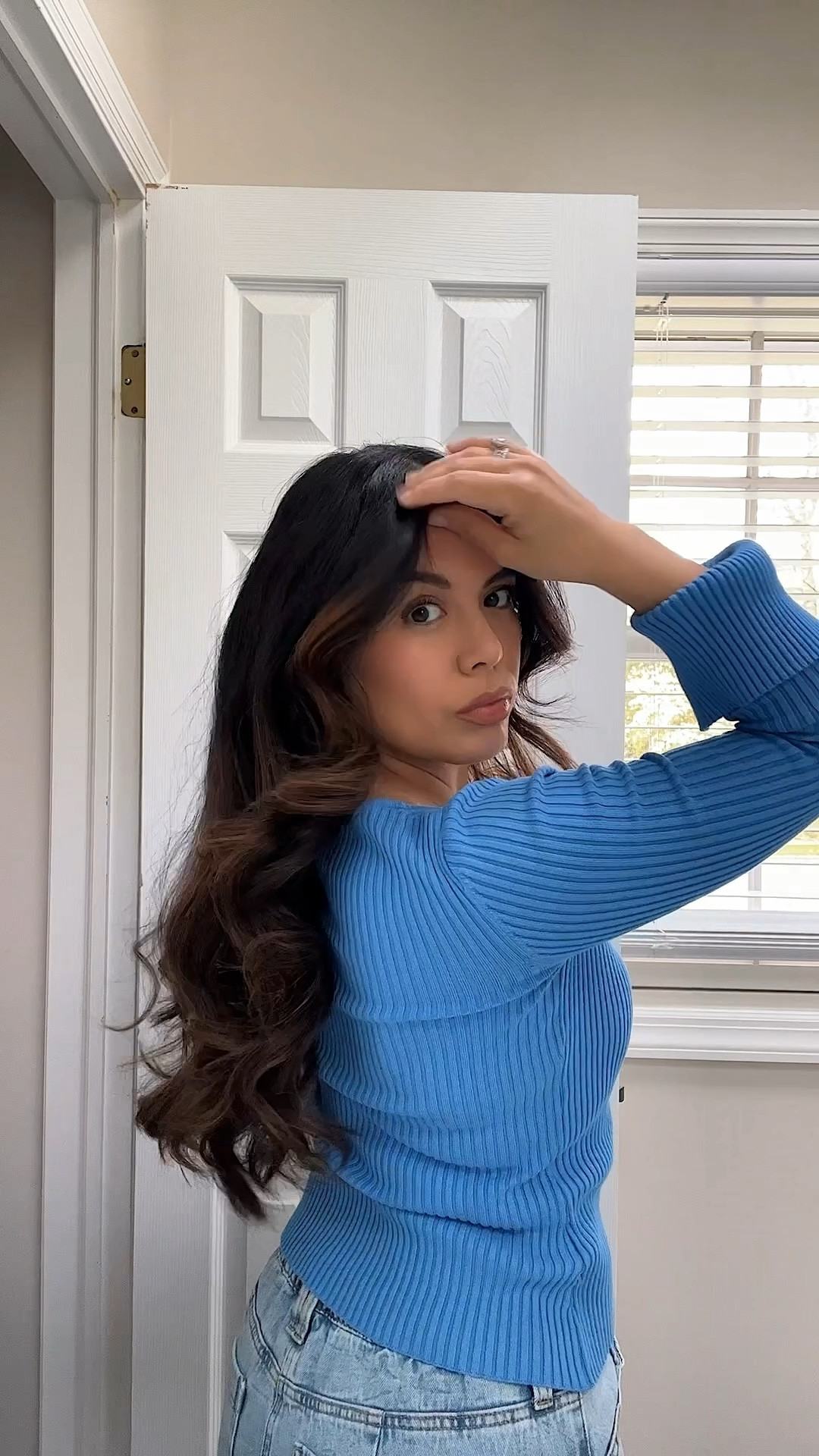 Easy long hair waves tutorial🌊 #longhairstyle #longhairwaves #hairtutorial 

#LTKbeauty #LTKVideo