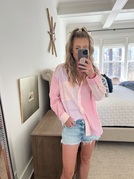 Spring break/ vacation outfit. Love these linen color block tops to wear with jean shorts, white shorts, or over a swimsuit. Jean shorts are Joes Jeans and I loveee the fit 