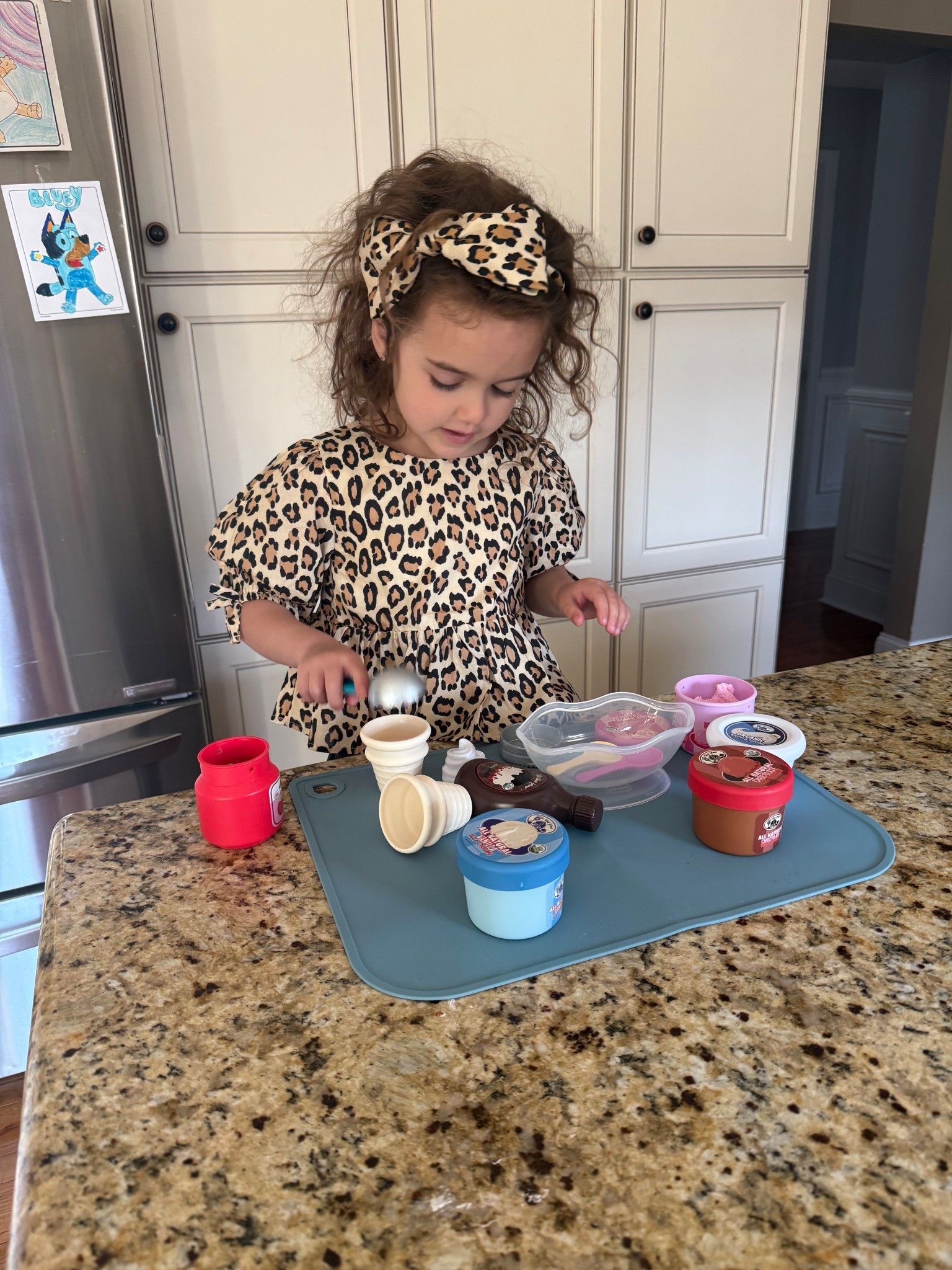 Creative chefs. Kinetic sand. Ice cream sand. Ice cream creative play. Imaginative play. Kids toys. Kids activities. Toddler toys. Arts and crafts. Toddler crafts. Sensory toys. Sensory toys for kids. Play sand

#LTKSaleAlert #LTKKids