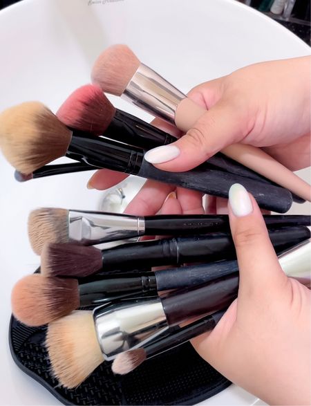 Best makeup brush cleaner tools 

#LTKbeauty #LTKHoliday #LTKGiftGuide