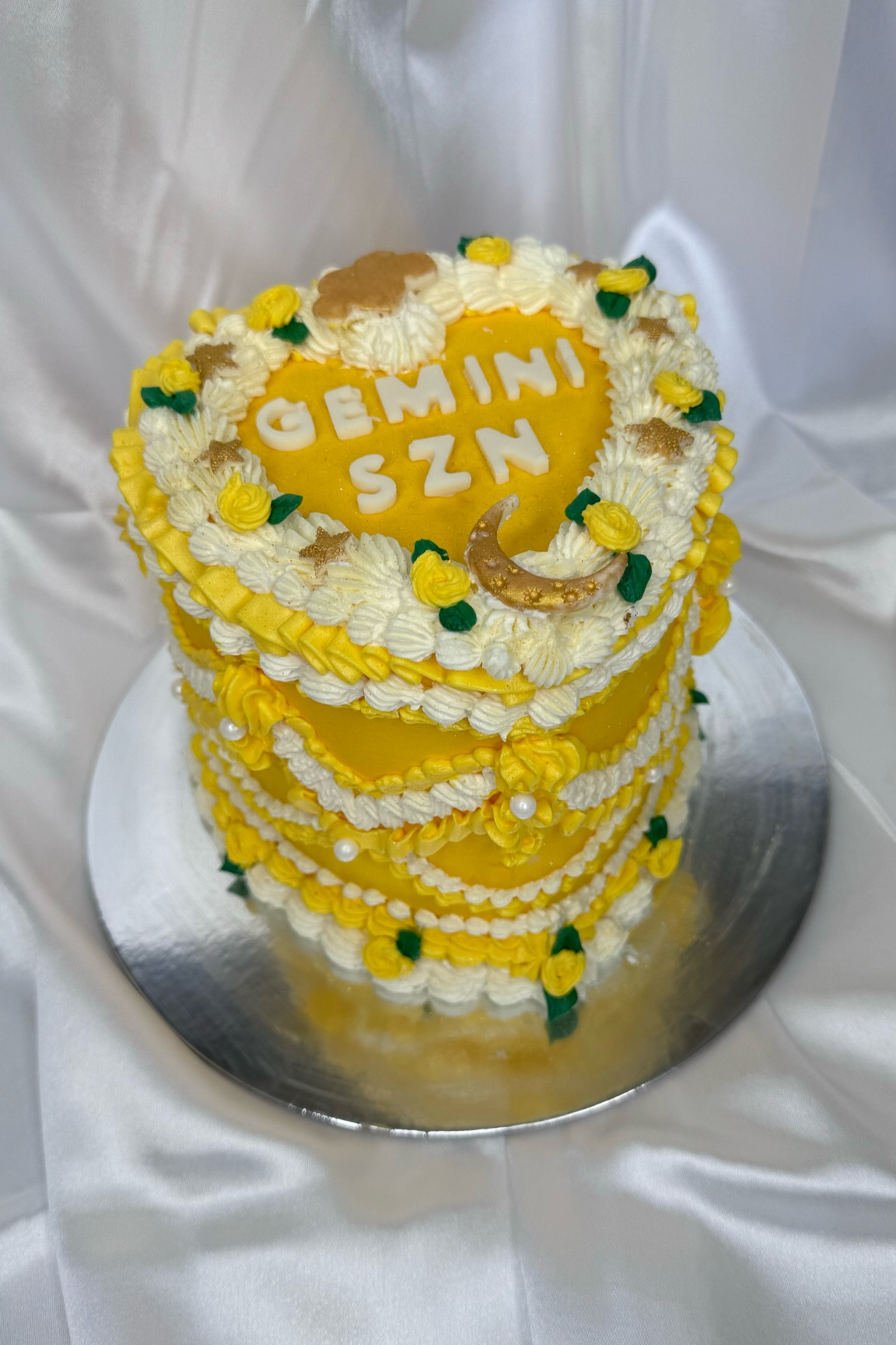 Gemini Season Vintage Heart Cake Suppliess

#LTKGiftGuide #LTKStyleTip #LTKFindsUnder50