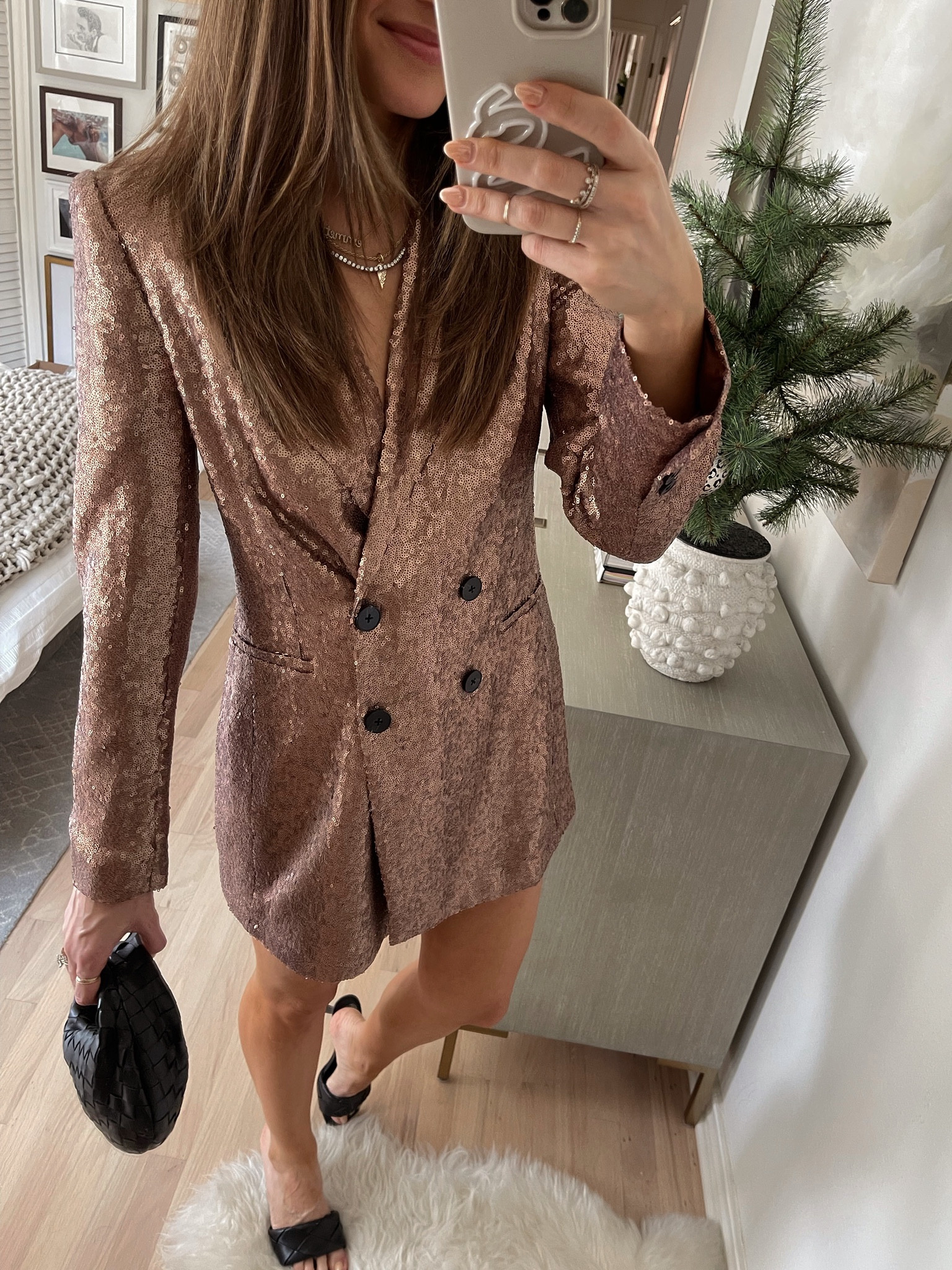 Holiday Party Dress✨ wearing a size S // holiday dress, holiday look, holiday outfit, holiday outfits, holiday party outfit, NYE dress, NYE outfit, New Year's Eve outfit, sequin dress