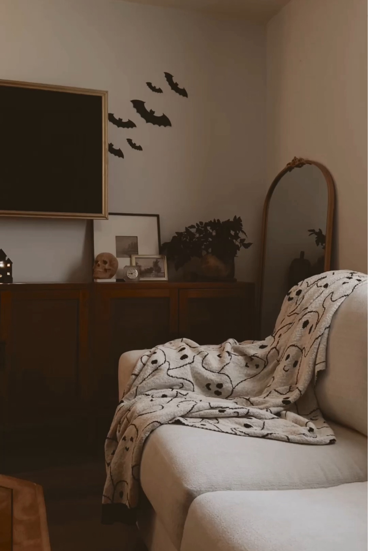 It’s almost October, so I’ve started sprinkling in some Halloween decor ✨ 

#LTKHome #LTKFallSale #LTKSeasonal