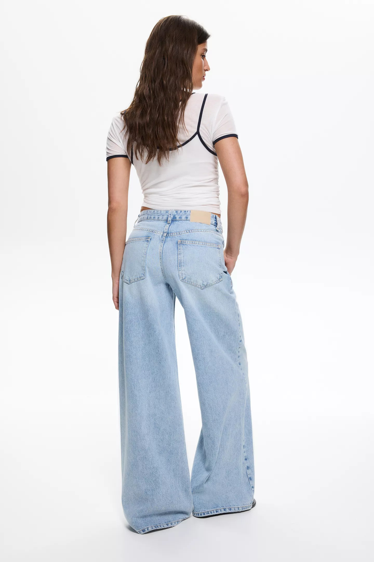 Low-waist wide-leg jeans | PULL and BEAR UK