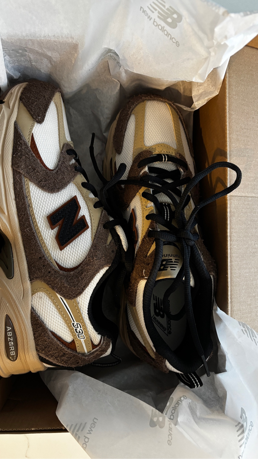 New balance 530 sneakers in dark mushroom, restocked in the US and Canada 🤎

#LTKootd #LTKfitnessgoals #LTKActive