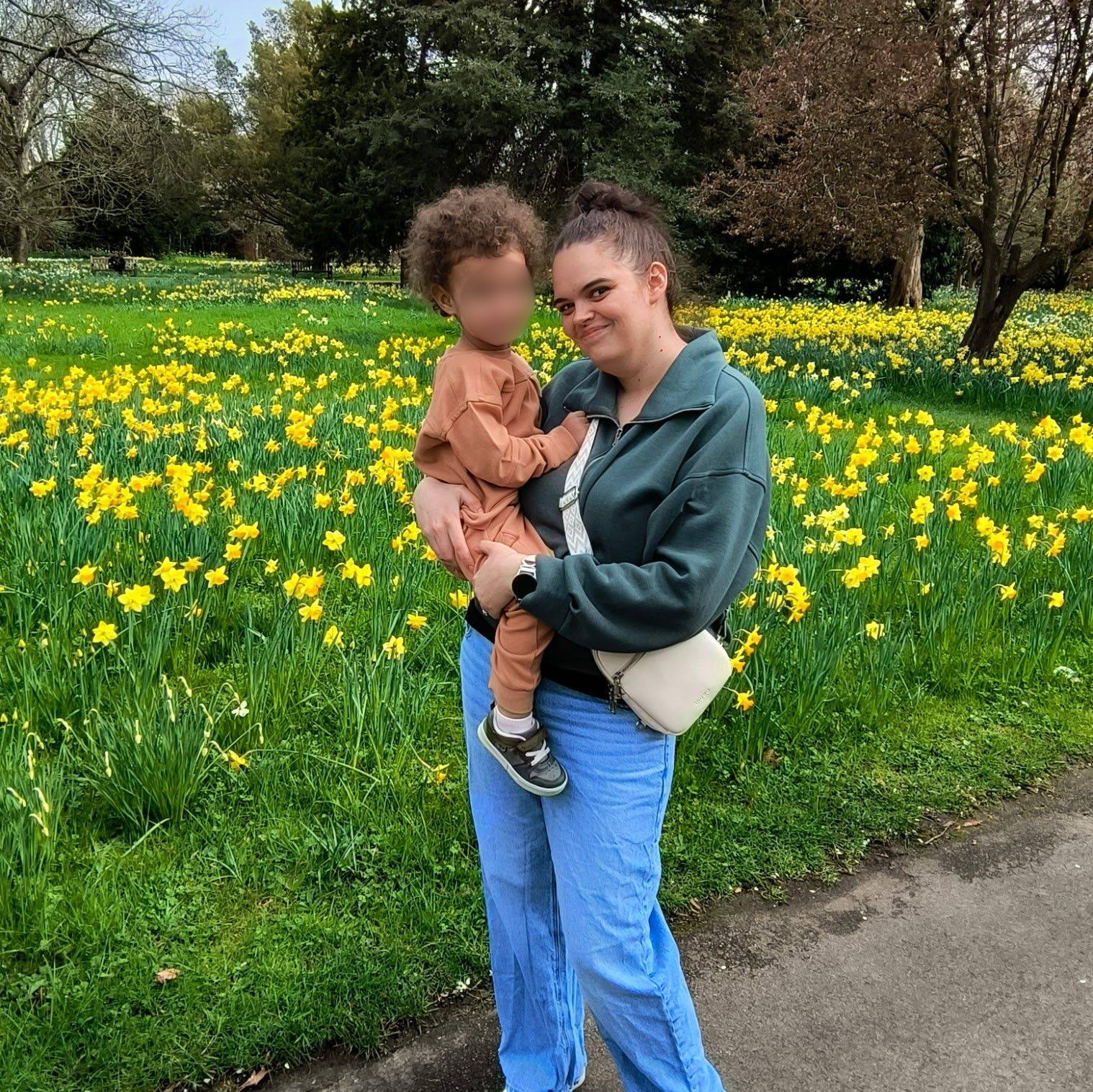Cute and comfy outfit to wear while exploring Hampton Court Palace near London in March.
Sweatshirt is light and super soft and Dr. Scholl's shoes are perfection for all of the walking that goes into touring a new place.
Baby blurred for his privacy! 

 