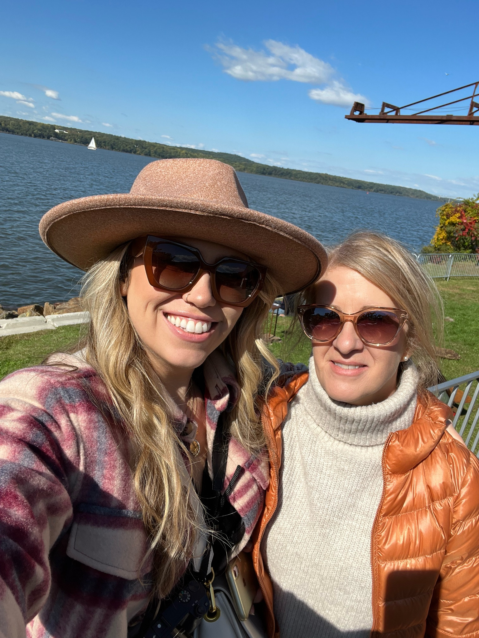 Shop my hat, jacket & sunglasses 

#LTKSeasonal #LTKunder100 #LTKsalealert