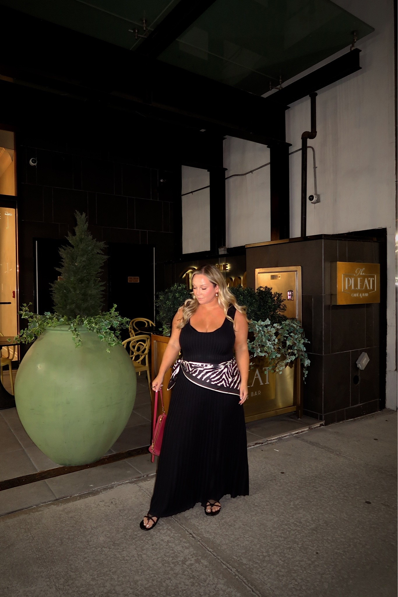 @abercrombie knit maxi dress size LARGE PETITE 

Fall outfit, fall style, maxi dress, fall dress, business casual, NYFW, midsize style, fall trends, Walmart style, scarf trend, zebra print, Coach bag

#LTKNYFW #LTKMidsize #LTKPetite