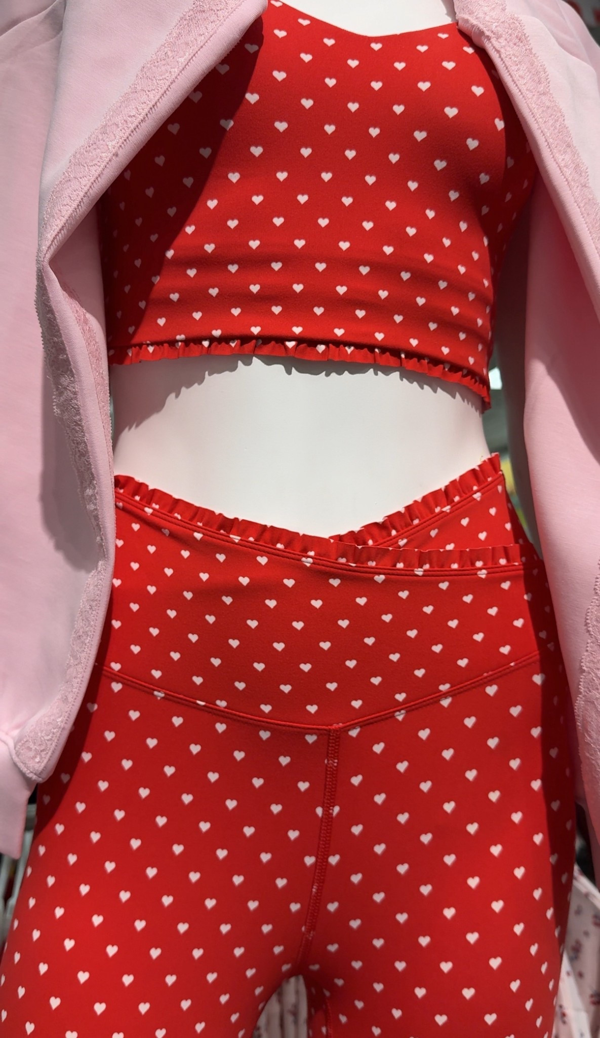 Obsessed with this new set!!! This one will go quick!!