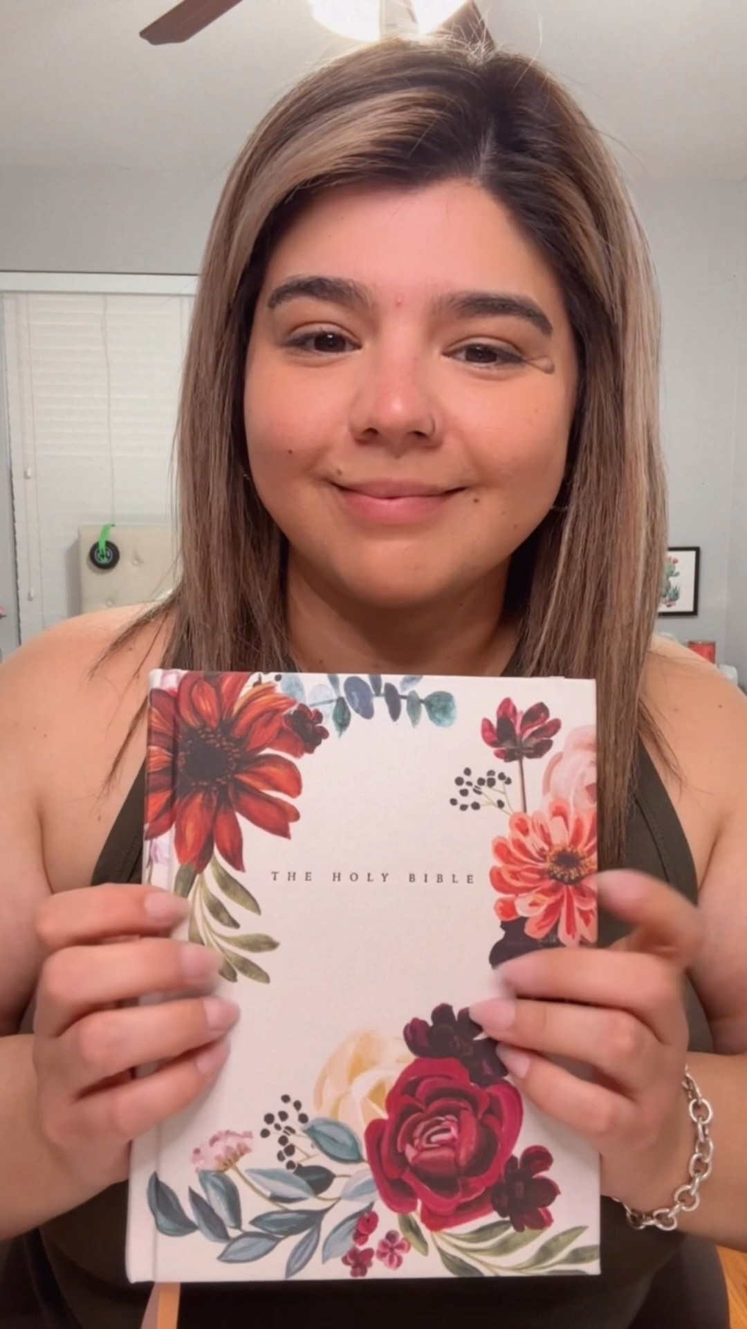 I had to put on my glasses ‘cause I couldn’t seeeee where I needed to stick the Bible tabs 😩

Bible: Hosanna Revival

 #bible 

#LTKFamily #LTKGiftGuide #LTKItBag