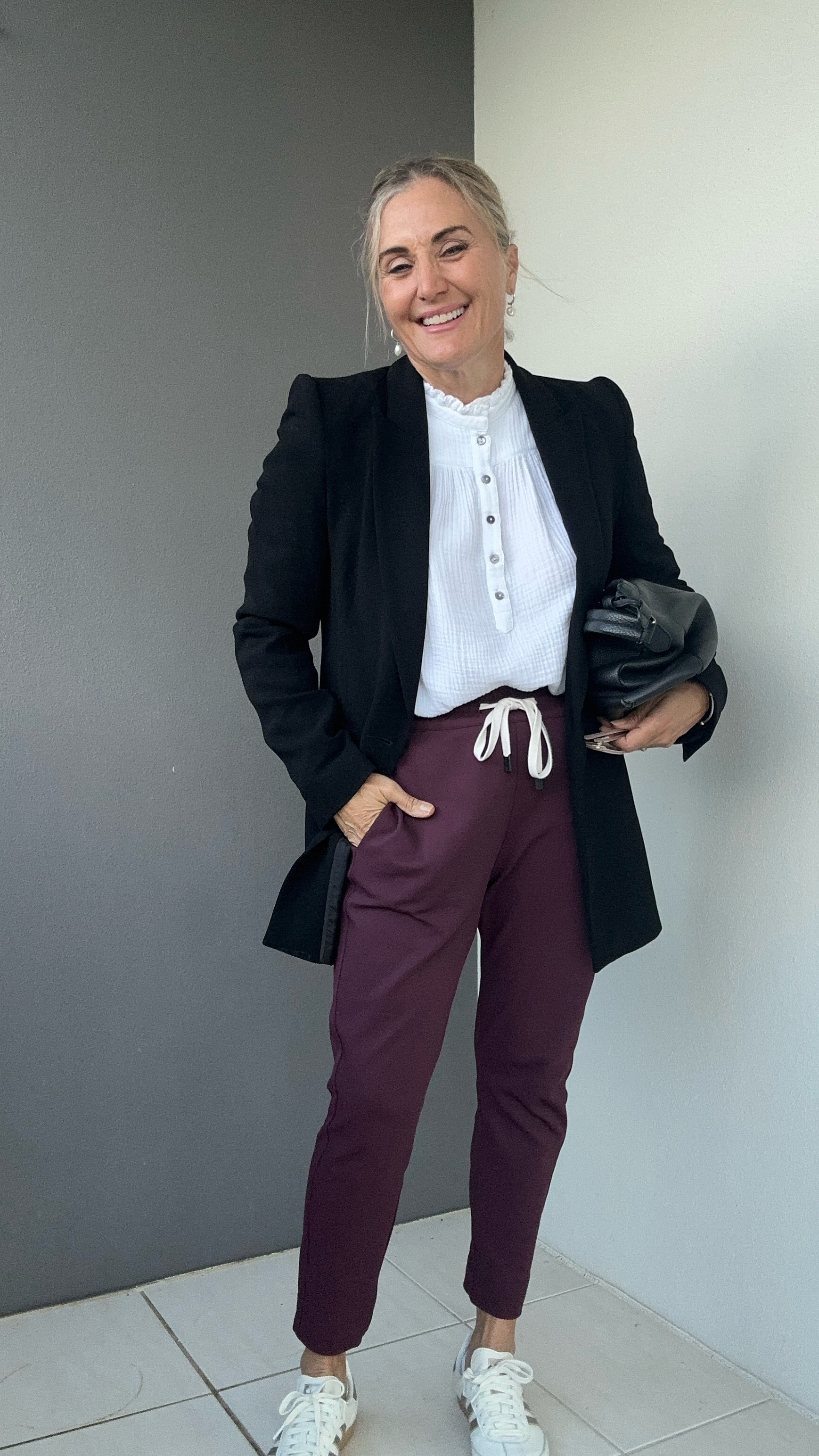 Finally feeling like winter is on the way.
So nice to be wearing simple pieces layered for an effortlessly casual chic finish. 
Pants size 1.
Blazer size 12.
Shirt S.

#LTKover50style #LTKautumn #LTKaustralia