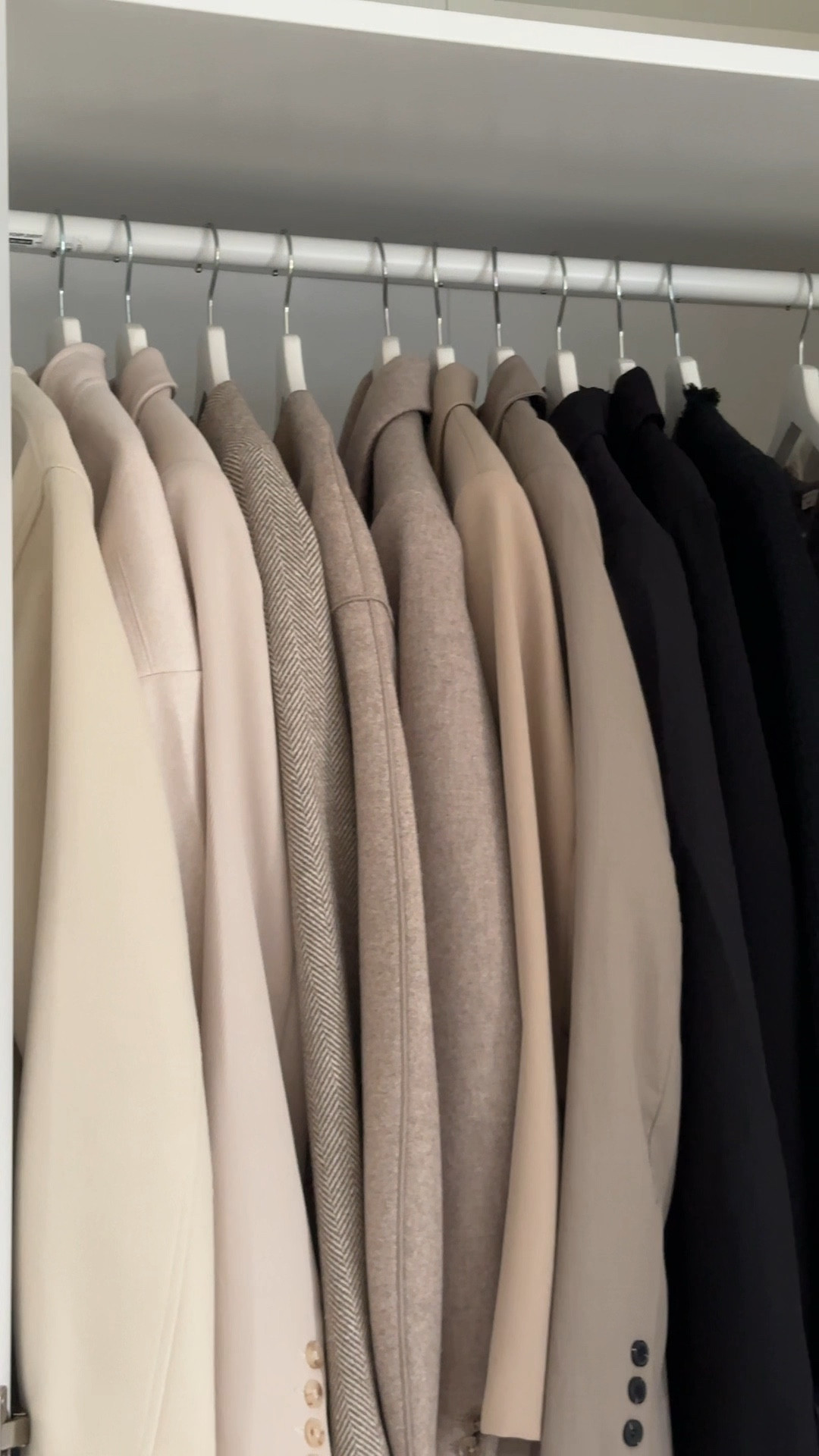 Autumn/winter wardrobe switch over 🤎


Knitted sweaters, blazers, trousers, fall wardrobe, capsule wardrobe



#LTKeurope #LTKstyletip #LTKautumn