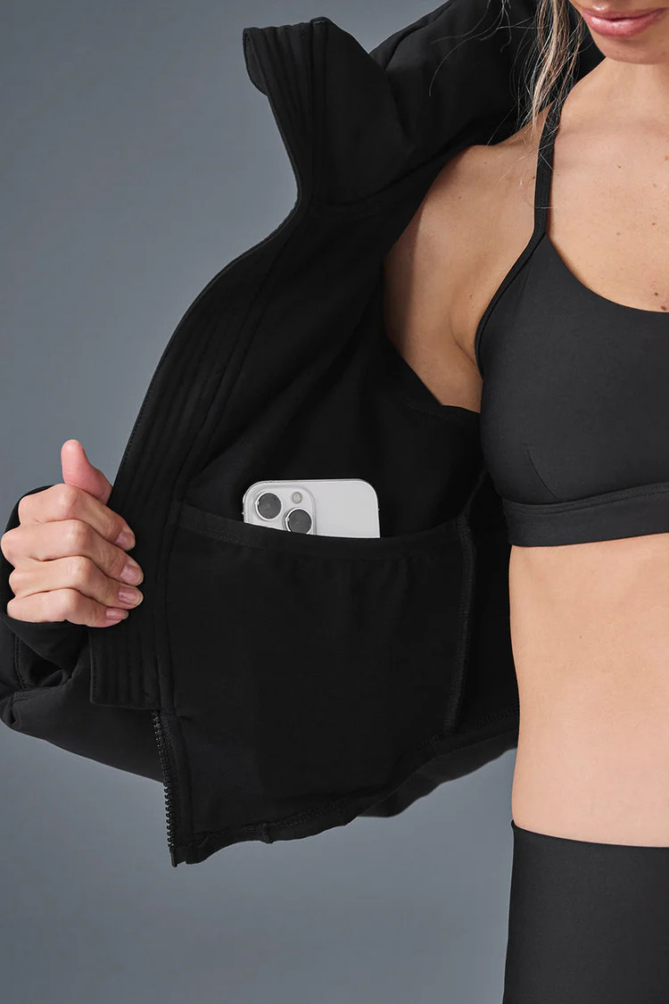 Model is 5’7” wearing XSModel is 5’7” wearing XSWearing Size Extra SmallModel is 5’7”... | Alo Yoga (US)