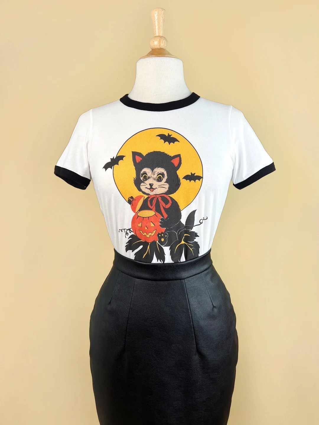 UNISEX Black Cat Night Ringer Graphic T-shirt in White/black - Size XS, S, M, L,XL, Vintage Hallo... | Etsy (US)