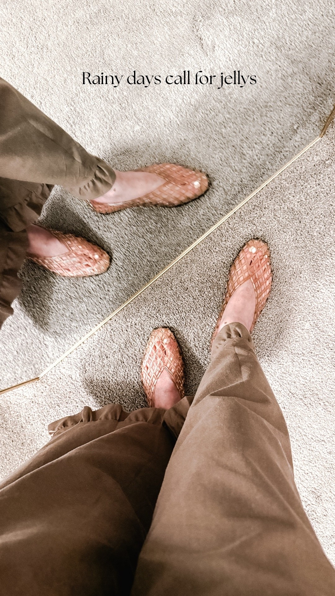 Rain in the forecast? No problem. These Dolce Vita jellies are cute, practical, and easy to pair with everything from linen pants to denim shorts.

Amie Pagan, Dolce Vita, rainy day shoes, jelly flats

#LTKootd