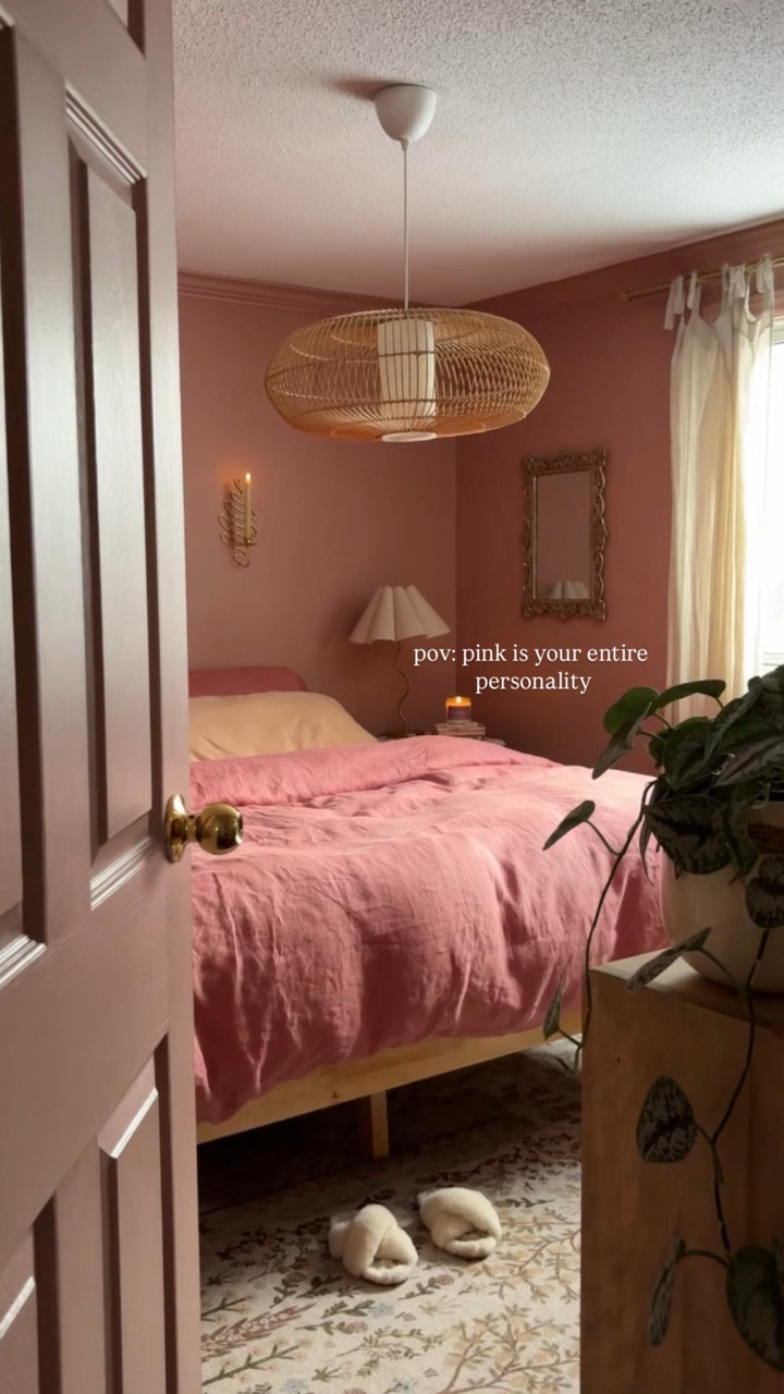 the feminine urge to ask if it comes in pink 🌷
 
sometimes a tiny part of my brain whispers “but is it tooo much?” and honestly… i’ve learned to shut her down as fast as she shows up 😆
 
bedding kindly gifted by @bed.threads 🫶🏼
 
 
 
 
#bedroomdecor #cozybedroom #homedecorideas

#LTKHome