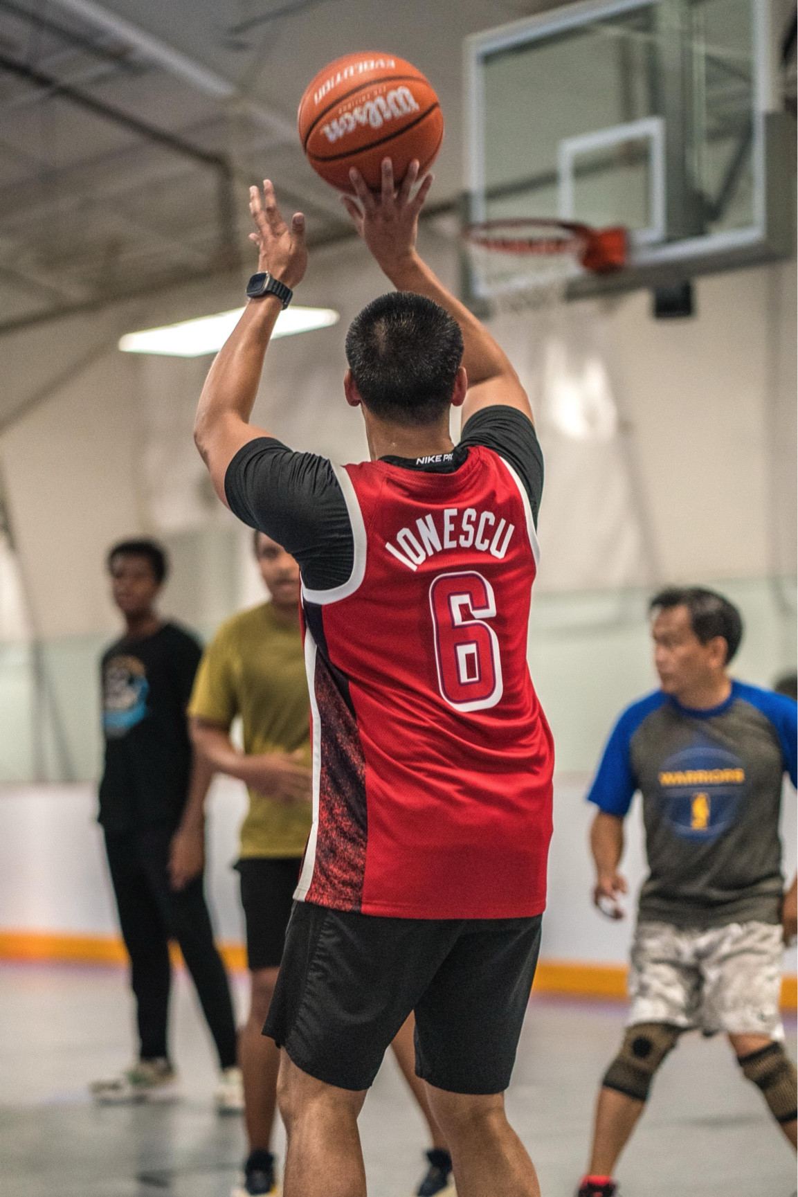 It’s the women’s quarterfinals today so here we go with a basketball fit! 

With all the running, golf, and training going on, basketball is still my first love - we’ll likely be playing till I physically can’t! 

Side note: to all you haters who think it’s weird rocking a basketball jersey to pickup, I hope you blow every open lay up in your next run 😂😂