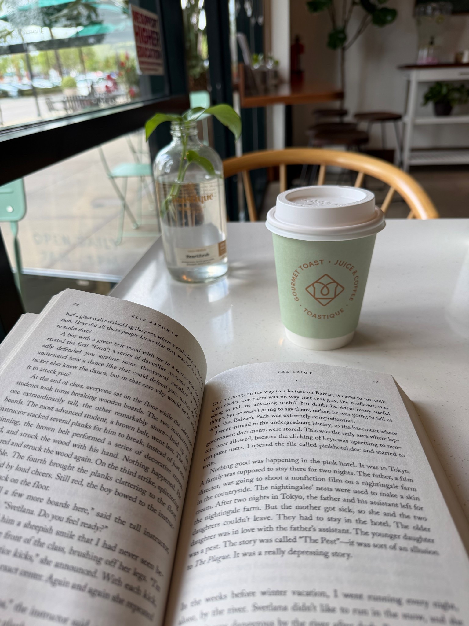 Morning Coffee Date w/ my book 📖 

Starting a new book this month ✨


Book club, babes in the covers, book recommendations, books to read.

#LTKdayinmylife #LTKstorytime