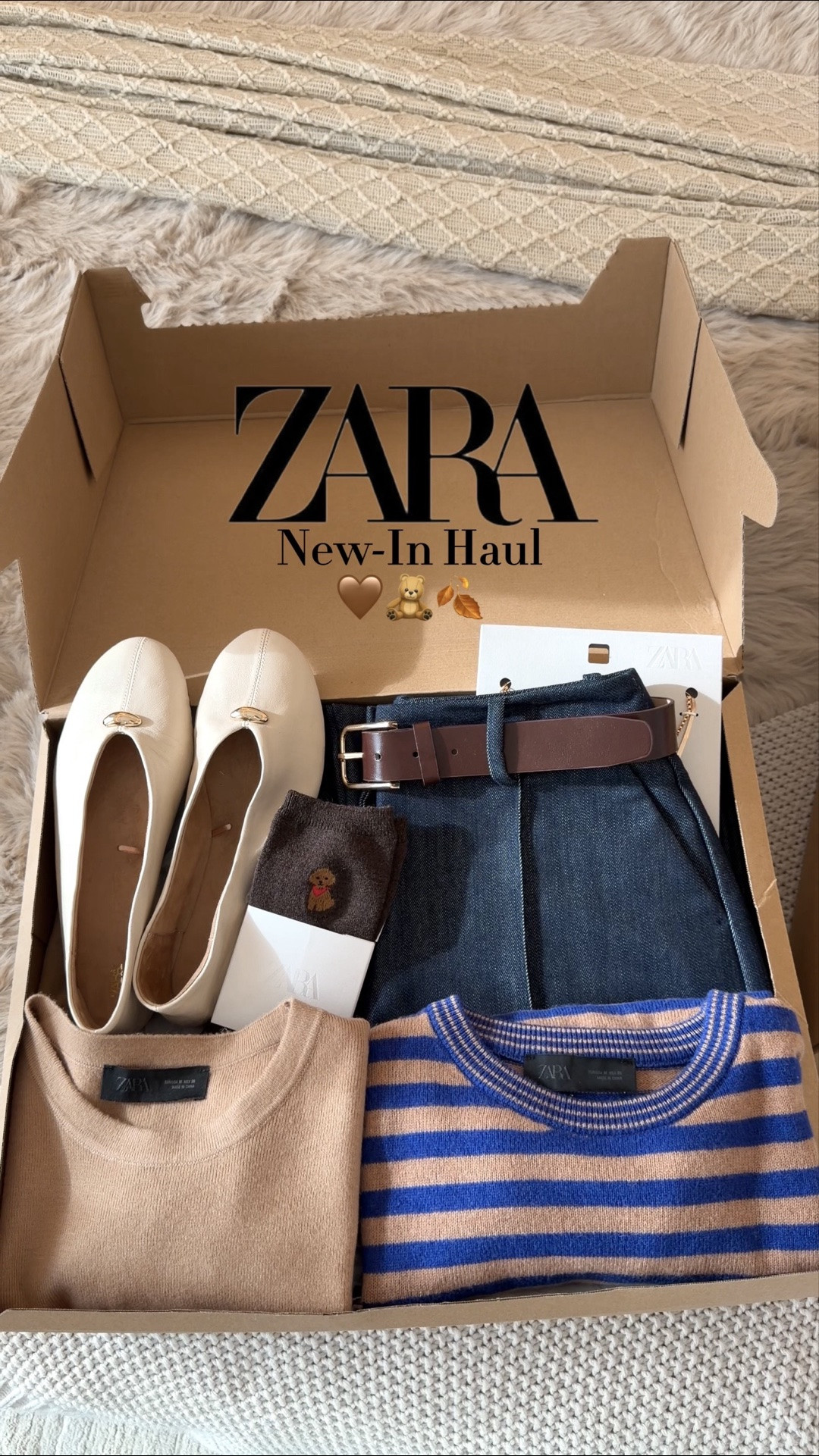 ZARA NEW-IN AUTUMN UNBOXING HAUL 🤎🧸🍂
wow wow wow this first cardigan and all these knit shirts✨ I am in love!! also how cute are the bear socks?? And the jeans with the pearls looks like it has such a nice fit!! Try on Haul coming soon📦
