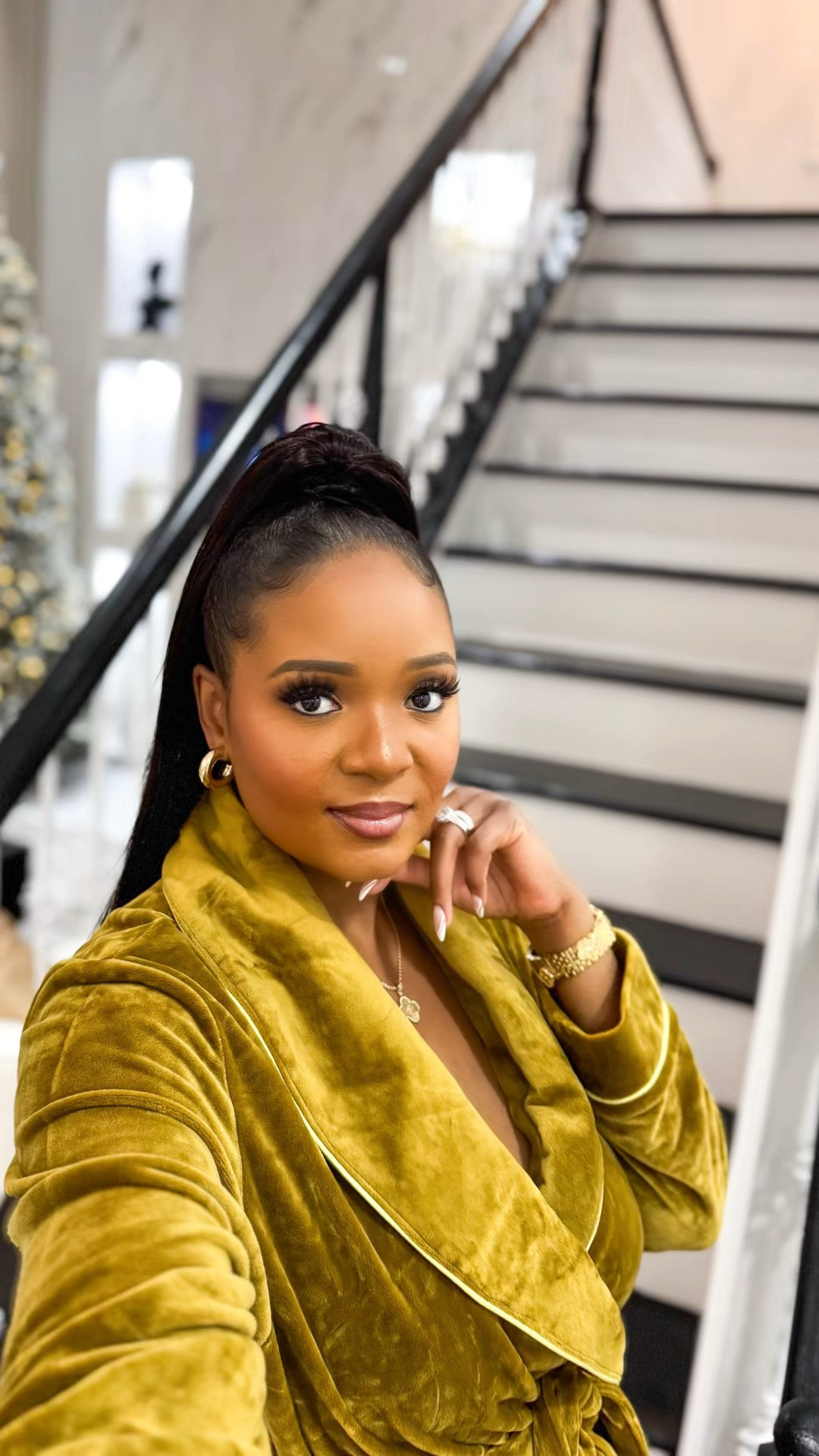 If there's ever a time I appreciate being busy doing nothing, it's the holiday season.
Happy Christmas Eve my Belle's, I'm so grateful for all 2024 had to offer and look forward to a beautiful New Year 🎆

A Huge THANK YOU to Each and Everyone of you for riding with me all these years. The Constant Love you show i and my Family never go unnoticed and we're so thankful for you. 
On a day like this, we wish you the absolute best the season has to offer. 
MERRY CHRISTMAS 🎅🎄🤗❤️


#LTKHome #LTKHoliday #LTKSeasonal