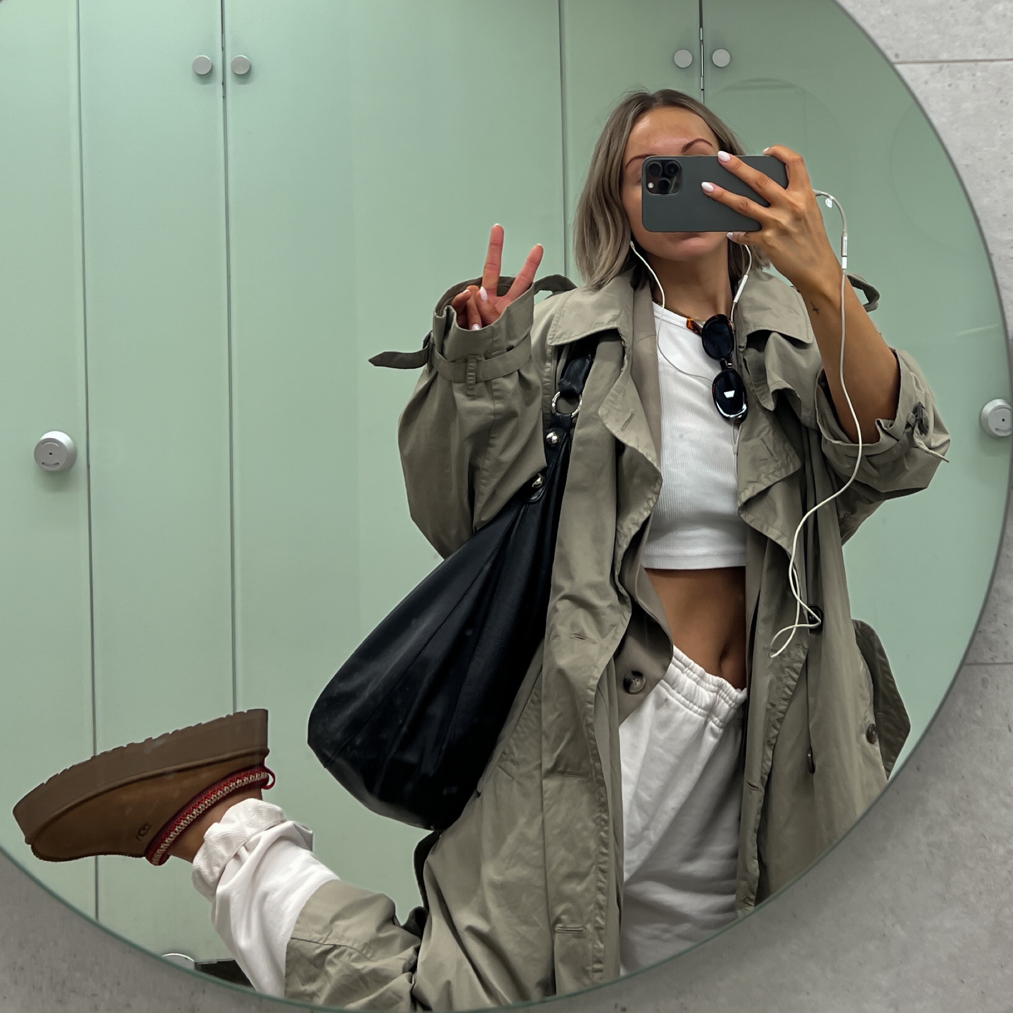 travel fit : uggs, sweatpants, blazer, trench coat, mulberry bag, Apple earphones 🙂

#LTKstyletip #LTKSeasonal #LTKeurope