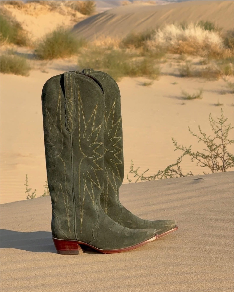 @Tecovas new drop!! So good! Obsessed with the black cherry!

#LTKSeasonal #LTKootd #LTKWorkwear