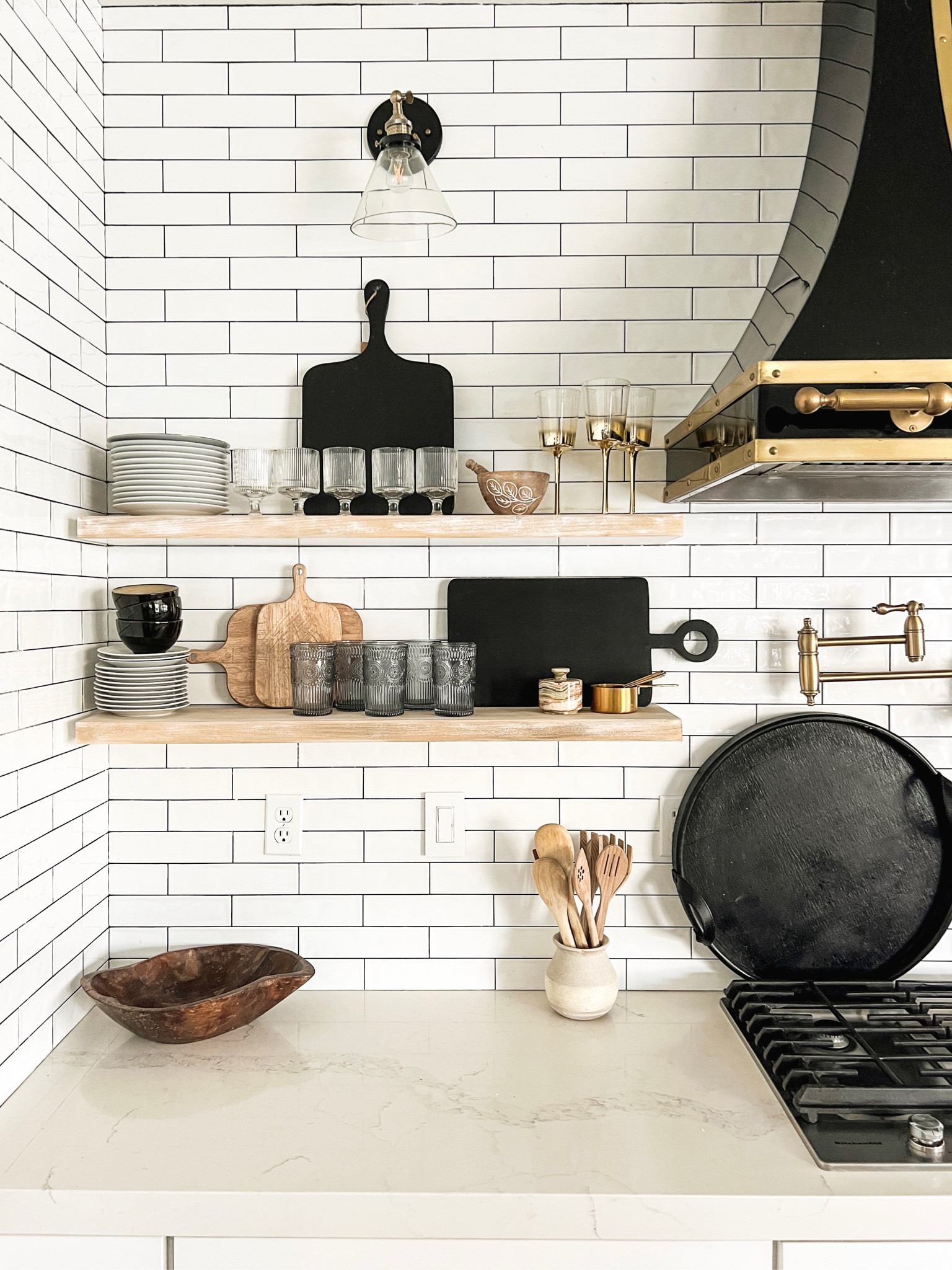 Kitchen open shelf details

Kitchen decor
Shelfie
Charcuterie board
Kitchen accessories
Glassware


#LTKSpringSale #LTKhome #LTKU