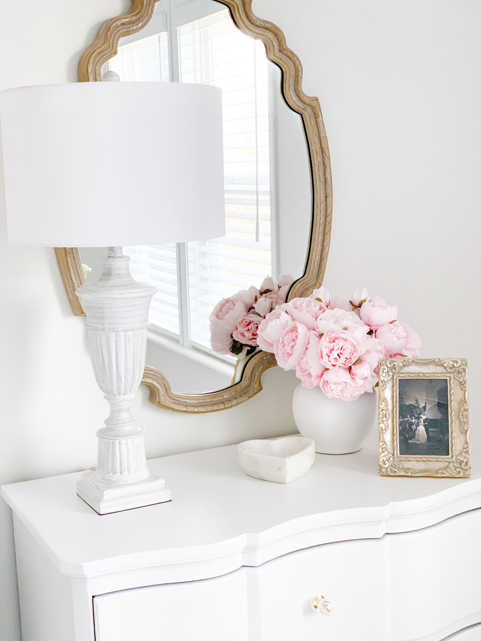 Bedroom decor

#LTKhome #LTKfindsunder50 #LTKfindsunder100