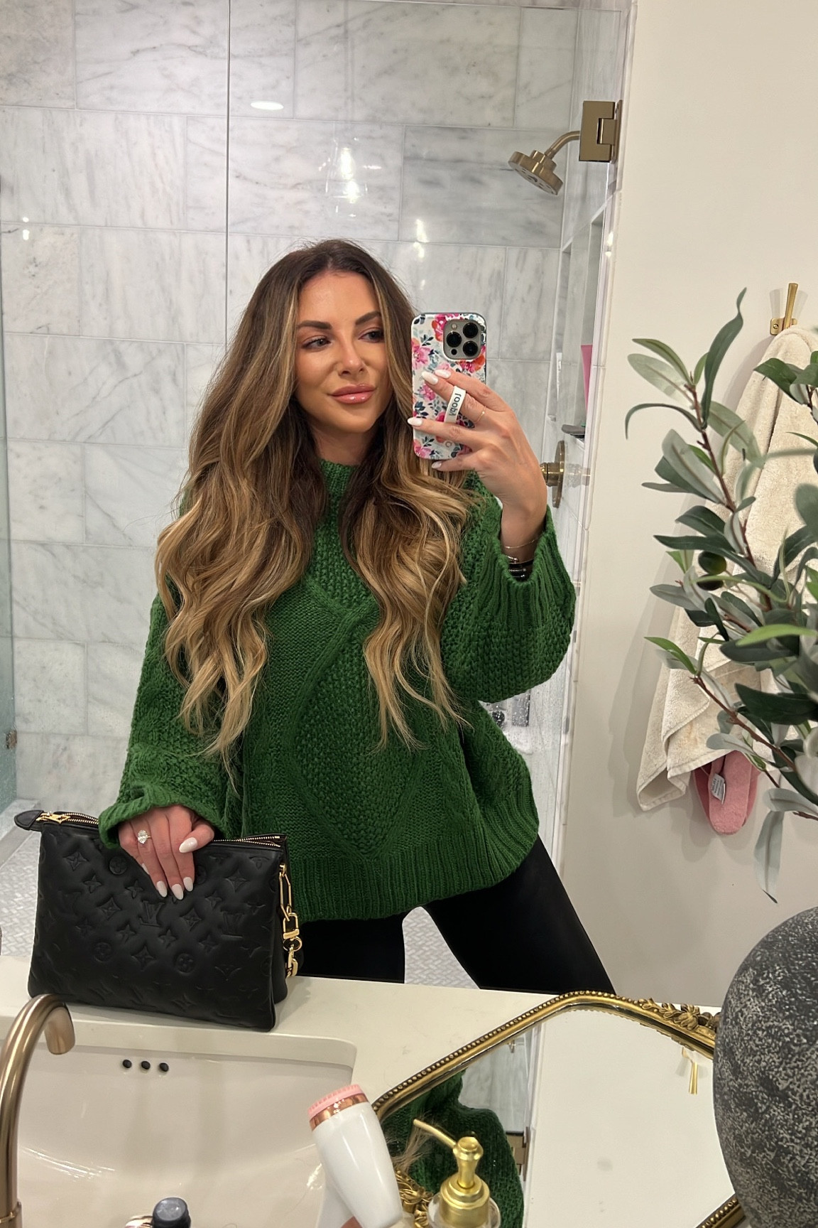 Holiday green sweater - in the small 

#LTKstyletip #LTKSeasonal #LTKHoliday