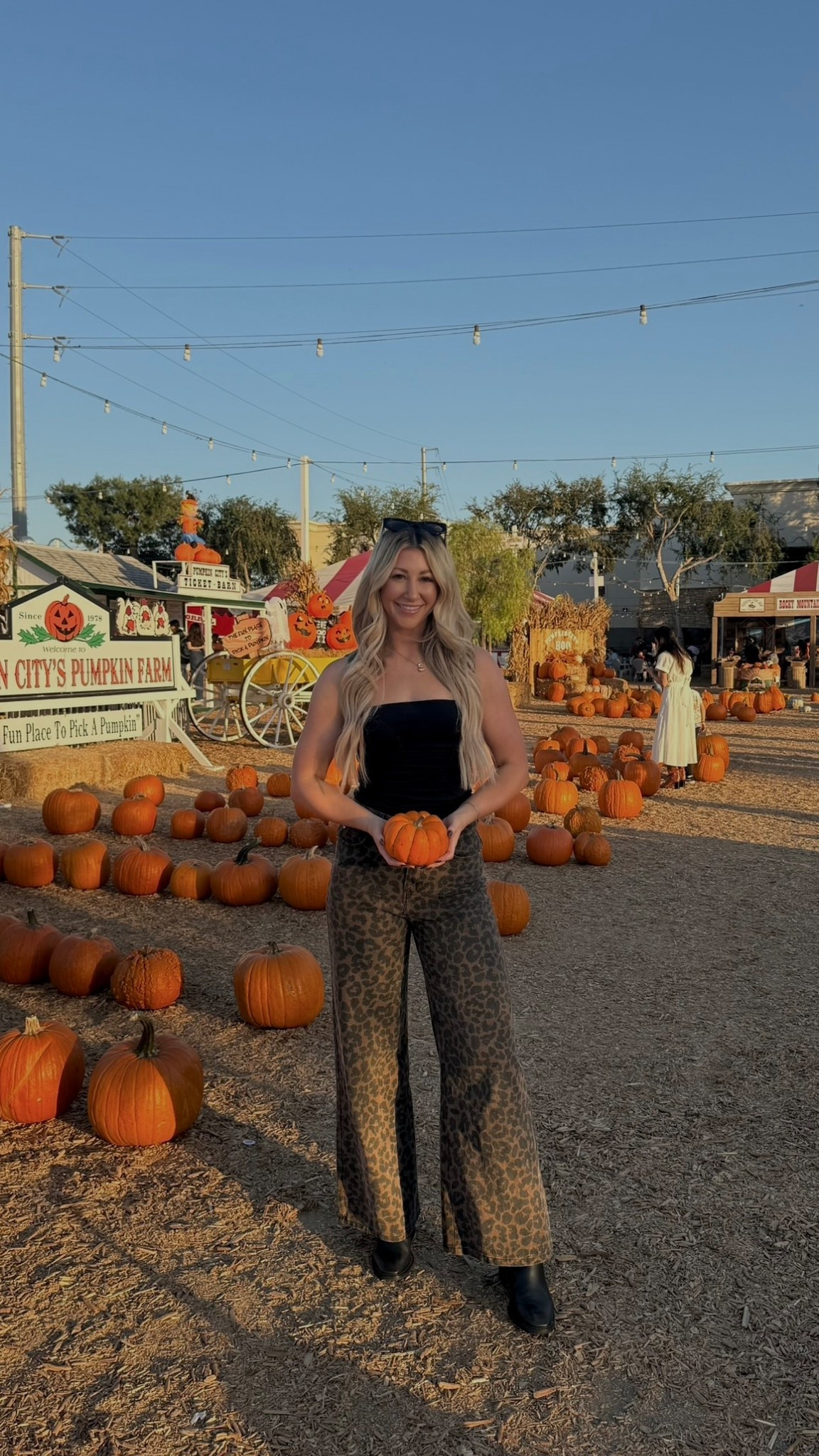 outfits I’ve worn lately 🤍 

#LTKSeasonal #LTKShoeCrush #LTKFindsUnder100