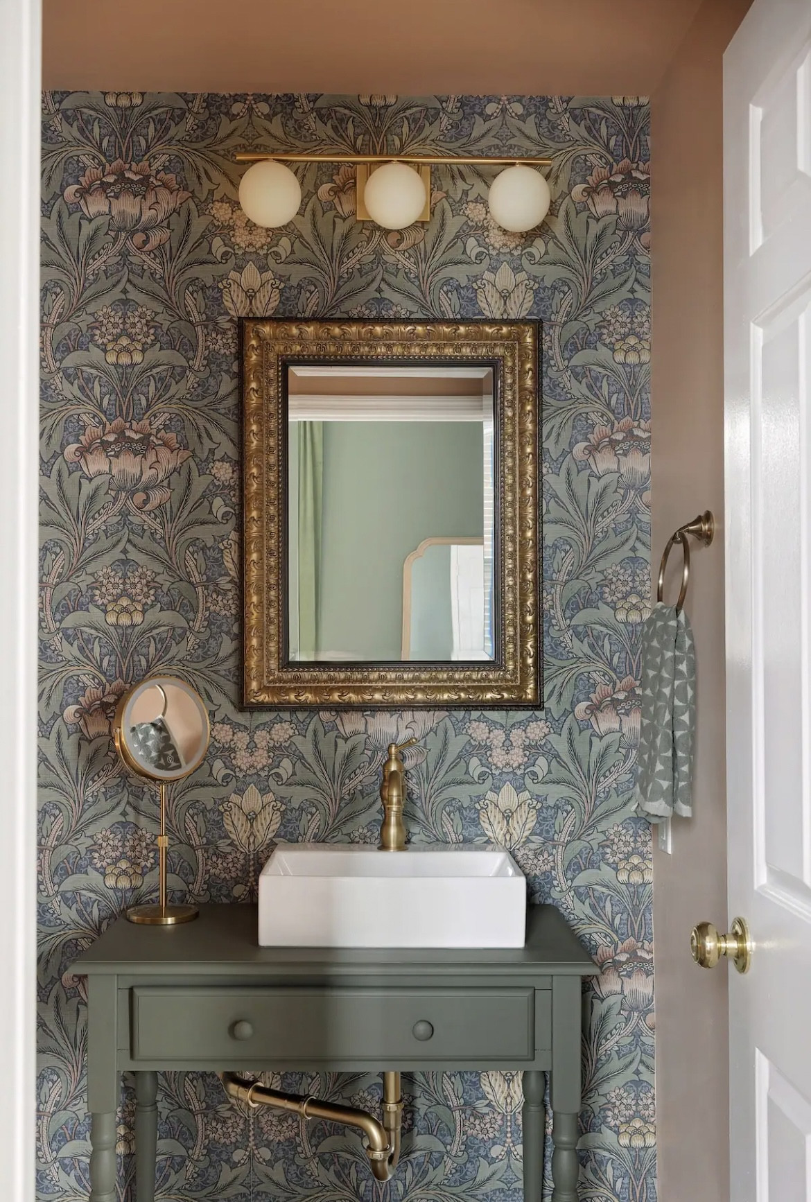 I love a converted desk/vanity situation. 🥹🫶

#LTKstyletip #LTKhome