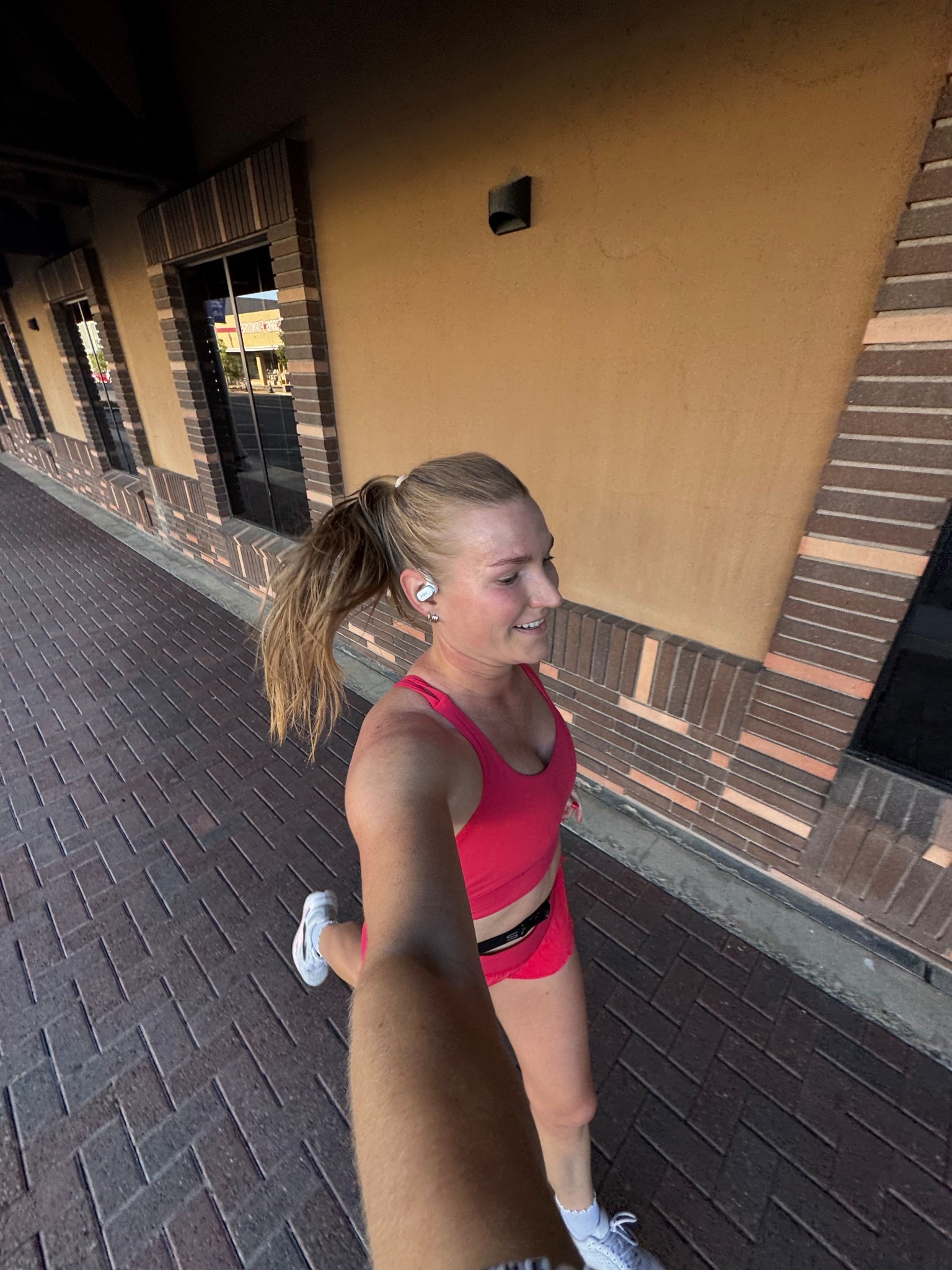 Friday morning miles!! Medium/8 in sizing! 

#LTKActive