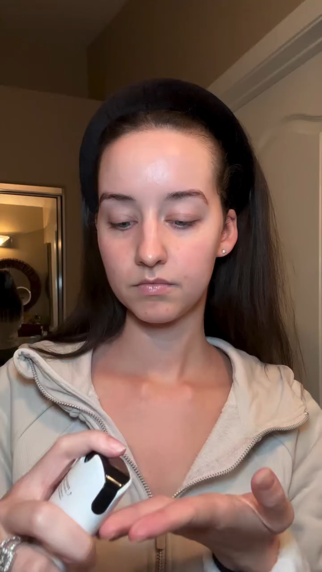 Skincare propaganda I’m officially not subscribing to at 30 — and neither should your skin.
Simplifying your routine, understanding your skin type, and supporting your barrier will get you further than any trend ever will. 🤍

Healthy, regulated, real skin > “perfect” skin every time.

Which one have you believed before?
Tell me below and I’ll help you adjust your routine ✨👇