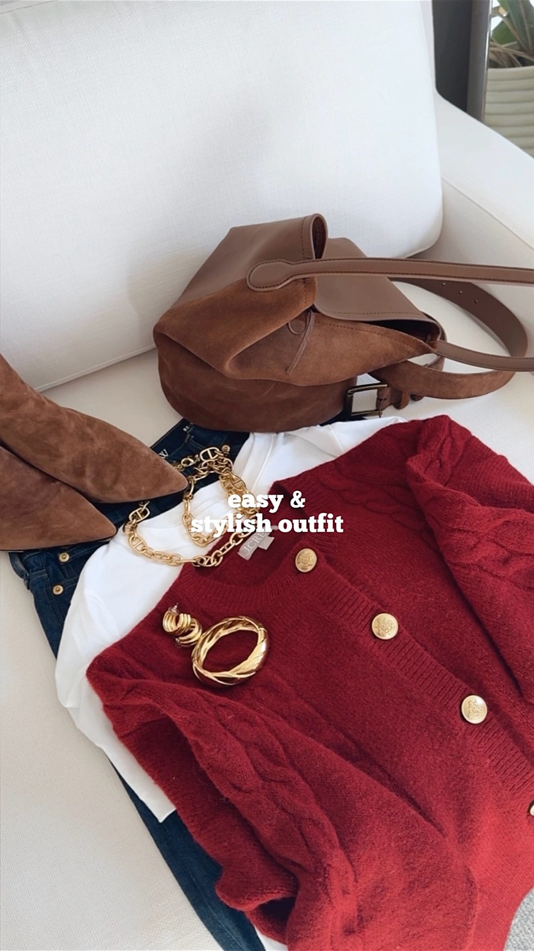 Cute casual fall outfit  (*outfit is from last year and sold out now 😭, but I was able to find and link alternative options in my LTK for you!💕💕)