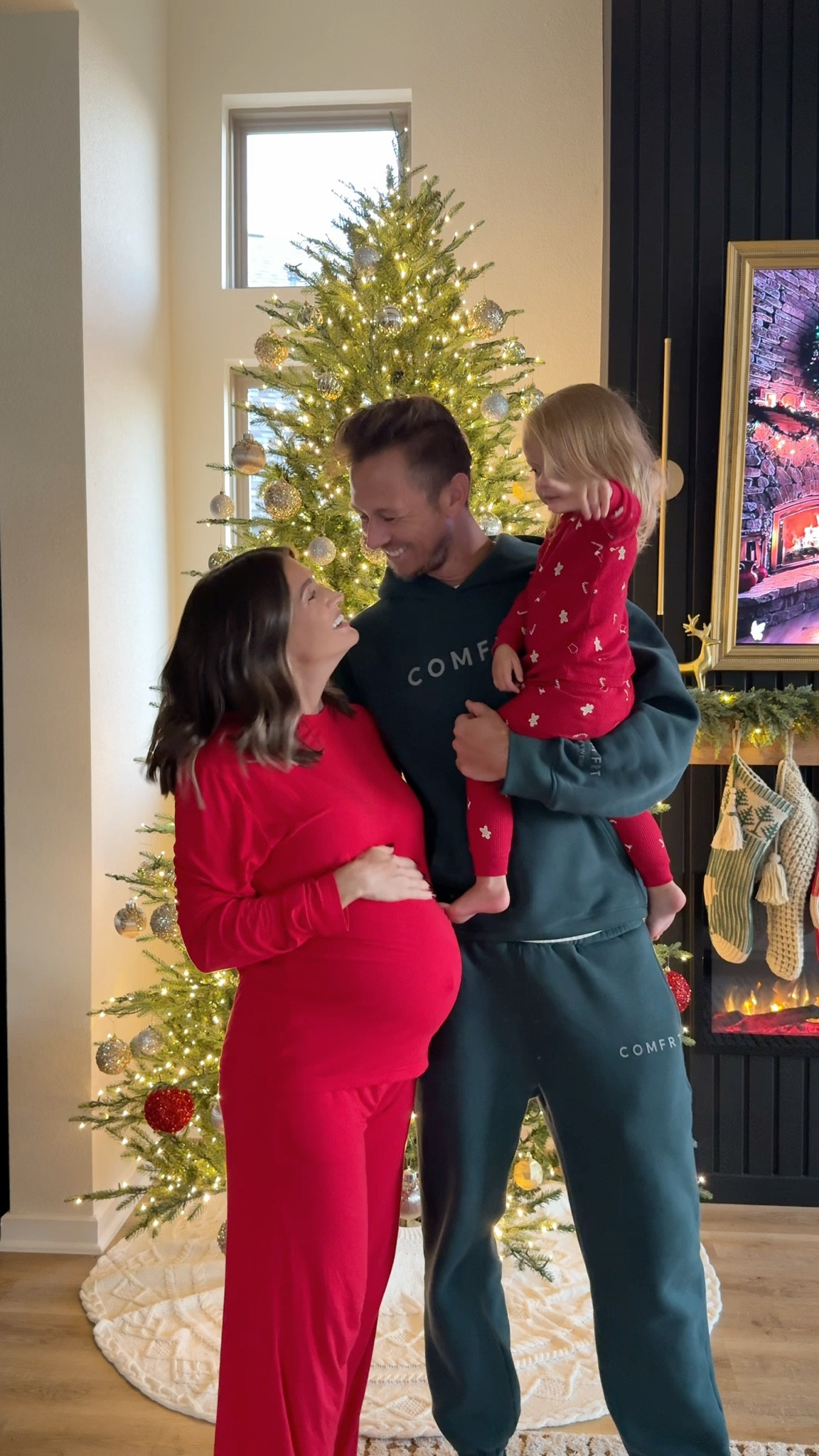 Christmas Decor & pajamas/loungewear

#LTKSeasonal #LTKHome #LTKHoliday