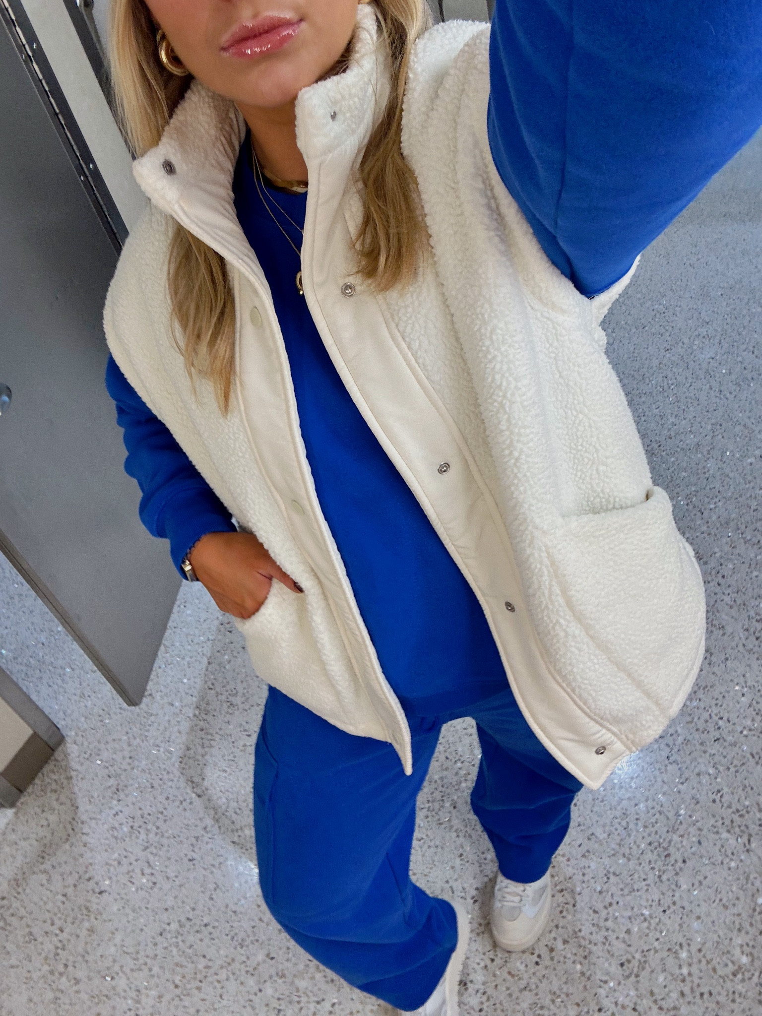 airport fit ✈️

#LTKTravel #LTKActive #LTKHome