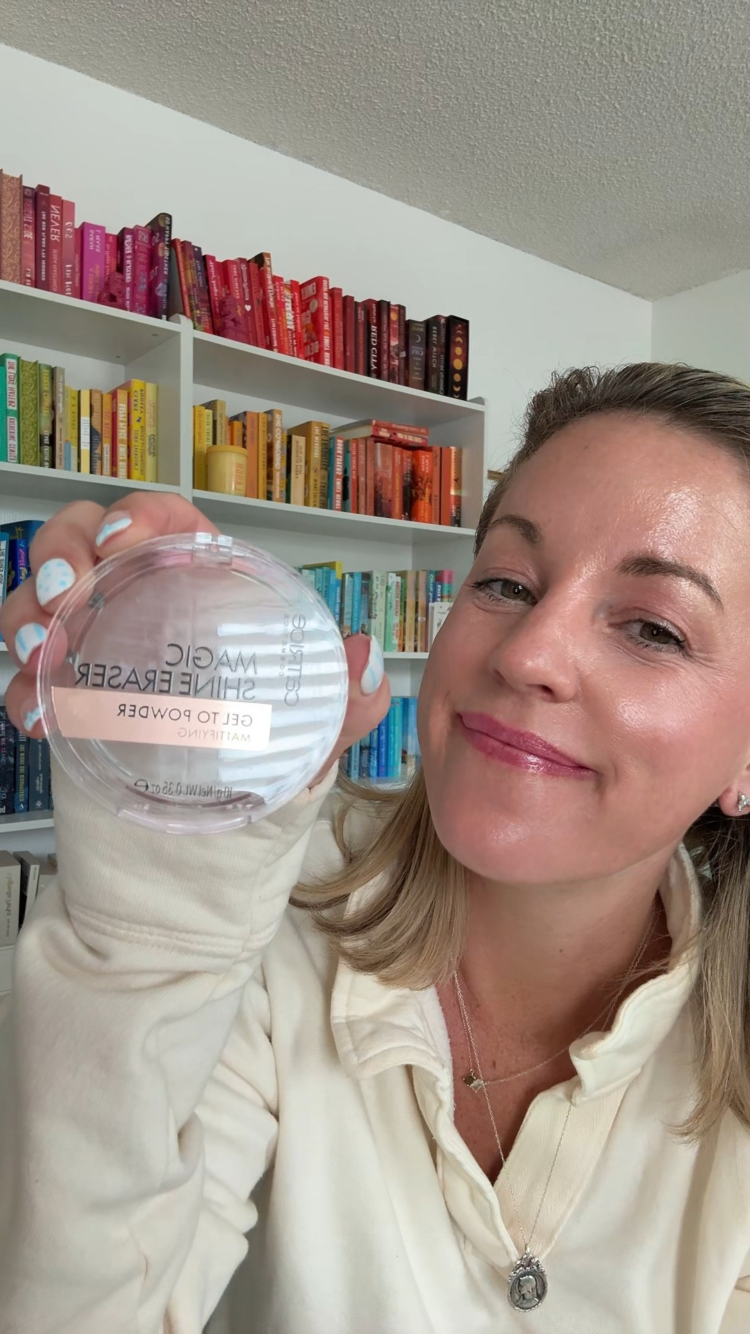 this magic shine eraser by Catrice is perfect to keep the shine away during the day 🫶🏻

#LTKBeauty