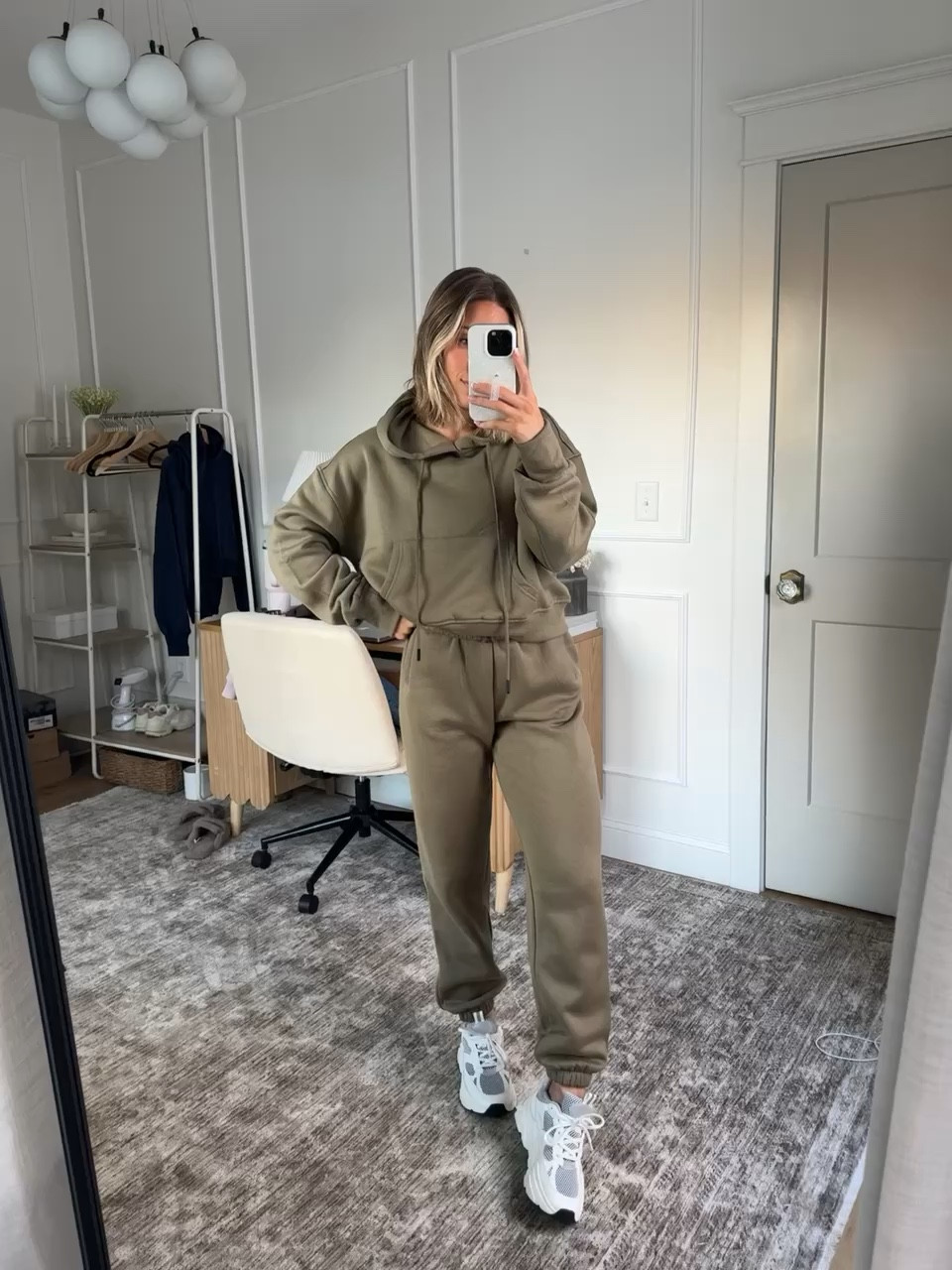 Sweat set! 💚 the rise of the pants are perfect (I’m 5’4 for reference). Love the hand pocket on the top too! 

#LTKActive #LTKVideo #LTKFindsUnder50