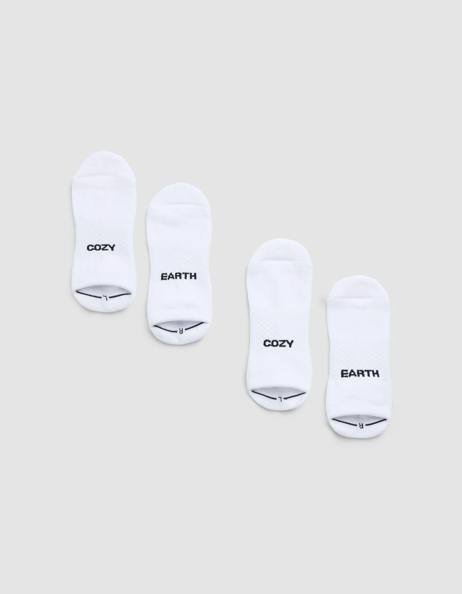 Essential Ankle Socks - Wholesale in White (Size: Small) - Cozy Earth | Cozy Earth