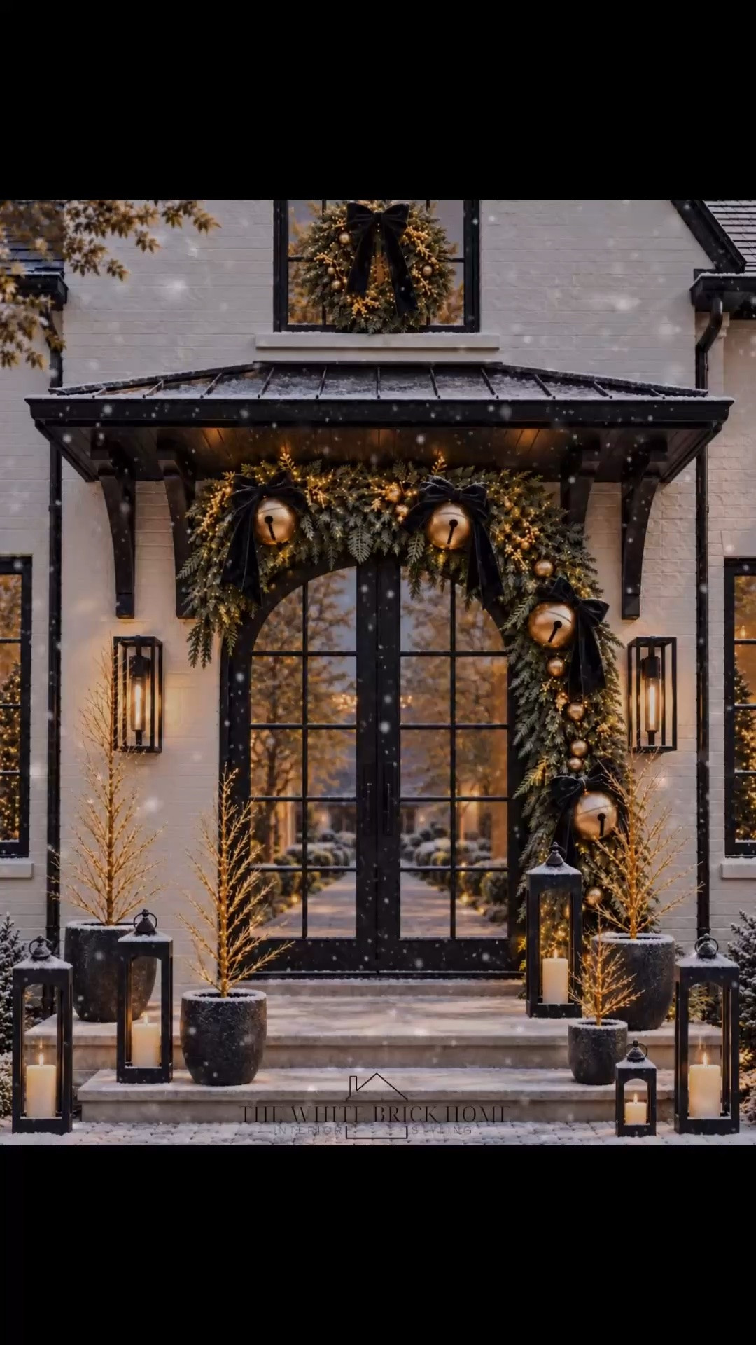 ✨ The designer holiday look—for every budget! 🎄🔔
I’m loving the timeless combination of oversized gold bells, lush greenery, glowing trees, and classic black lanterns against a white brick home! 🖤
Want to recreate this look? I’ve rounded up and linked HIGH + LOW options for the bells, lighted trees, and lanterns so you can get this elevated holiday entrance at a price point that works for you!
Because a designer look doesn’t have to come with a designer price tag. ✨
Comment “SHOP” and I’ll send you the links to shop the look! 🔔
#HolidayHomeDecor #ChristmasFrontPorch #DesignerLookForLess #HighLowHomeDecor #ChristmasDecorInspo #HolidayStyling #AffordableHolidayDecor #ChristmasEntryway