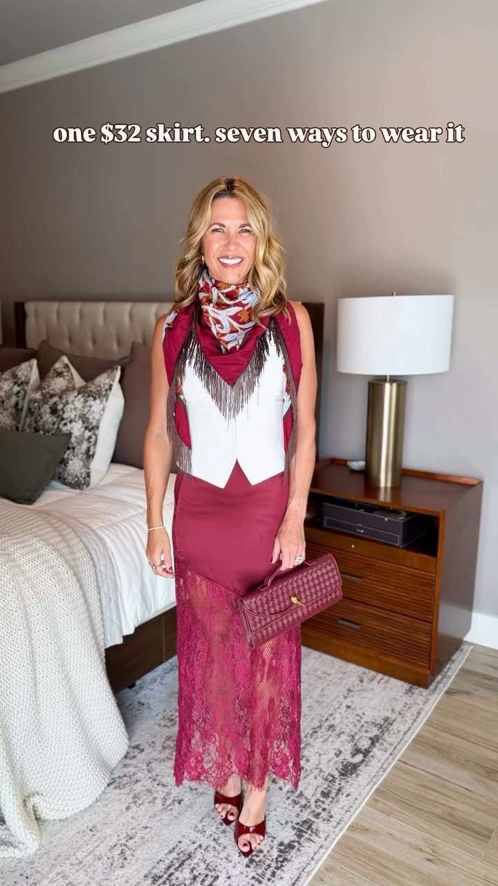 One $32 skirt, styled 7 ways

#LTKdayinmylife #LTKSeasonal #LTKOver40