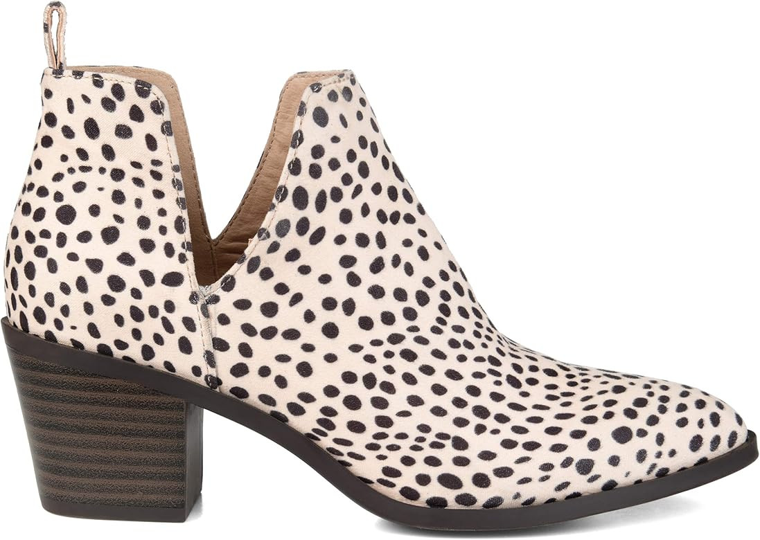 Brinley Co. Womens Deep Side V Classic Bootie | Amazon (US)