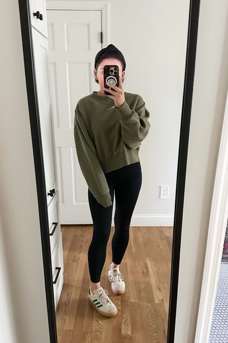 Nike Pullover with Adidas Gazelle Bolds // casual mom outfitt