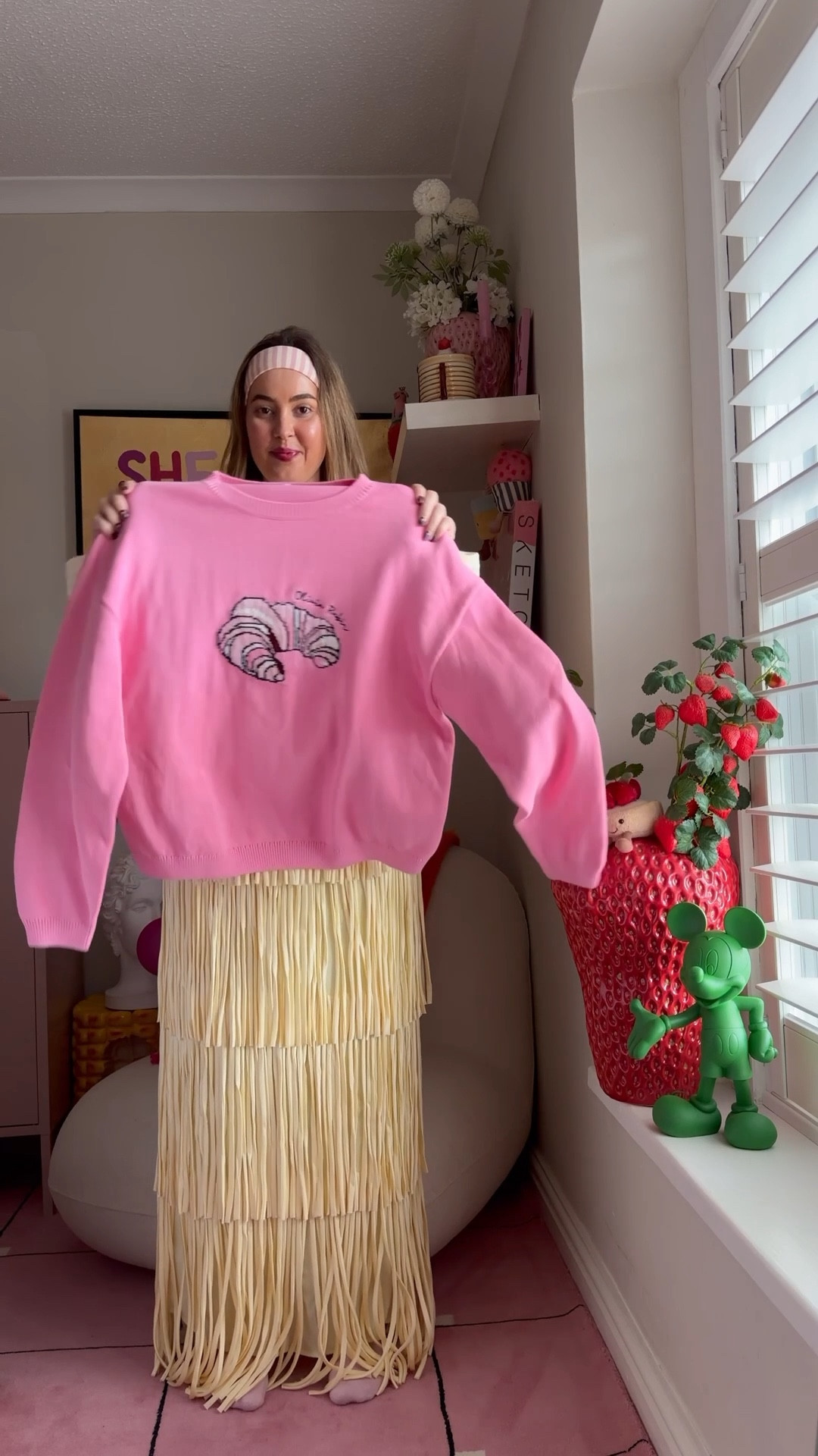 I’m wearing my maximalist pieces casually this year , nothing saved for best💫

Bag is from America Beyond

#LTKwinter #LTKeurope #LTKuk