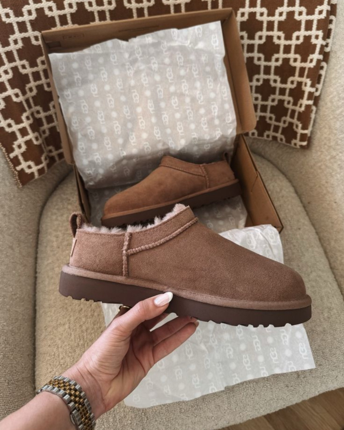 Cosy Ugg & Fur gilet season 

Tags: Uggs, micro rocky oak Uggs, autumn outfits, cosy outfits, neutral outfits, fur gilet, H&M, autumn transitional outfit inspo city chic knitwear coats mohair blend cardigans coffee date outfits busy mum style capsule wardrobe basics 

#LTKstyletip #LTKautumn #LTKuk