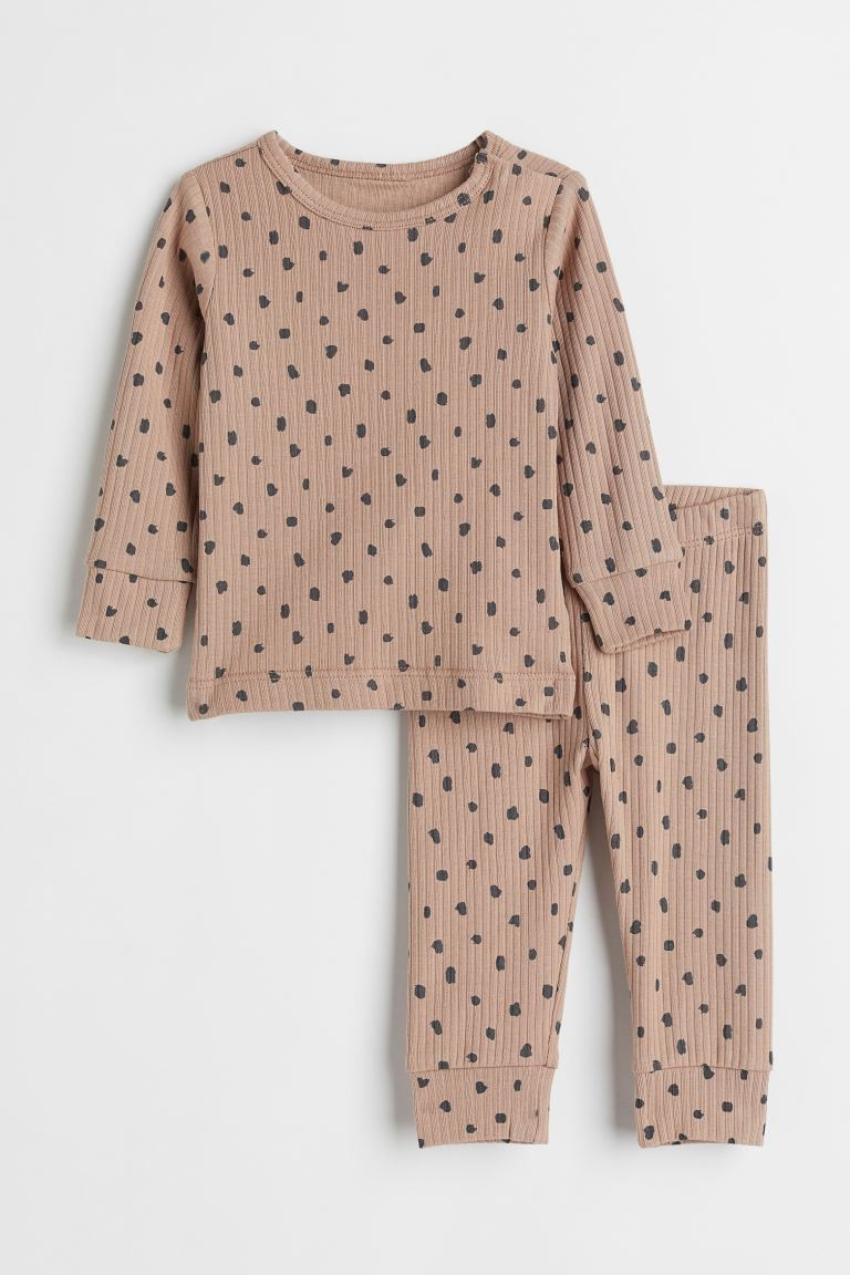 Set in soft, ribbed, organic cotton jersey. Long-sleeved shirt with concealed snap fastener on on... | H&M (US + CA)