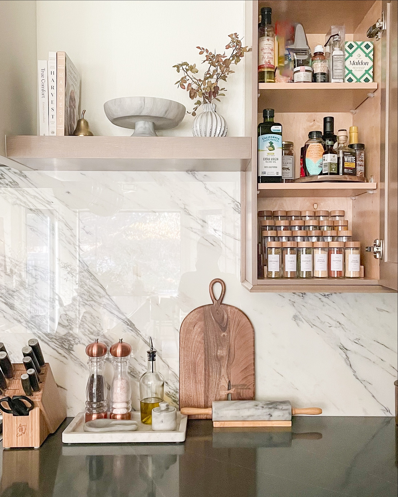 Kitchen & Pantry Organization

Bamboo spice rack  glass jar  glass spice jars  labeled spice jars  kitchen inspo  bamboo serving tray  charcuterie board  salt shakers  kitchen organization  TheSmittenCollective

#LTKStyleTip #LTKHome