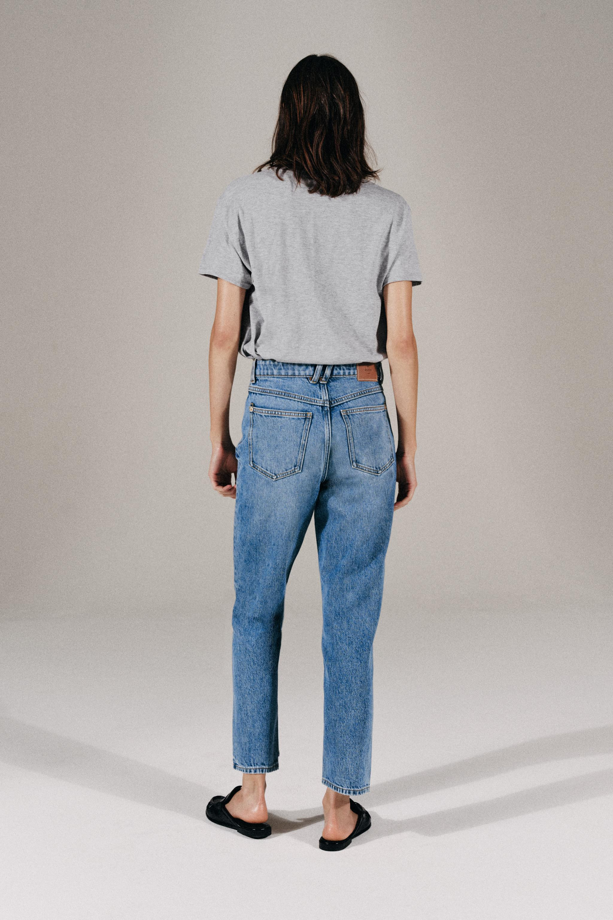 HOHE LEIBH\u00d6HE \u2013 MOM-PASSFORM \u2013 KN\u00d6CHELHOCH \u2013 STARRFive-Pocket-Jeans mit ... | Zara DE