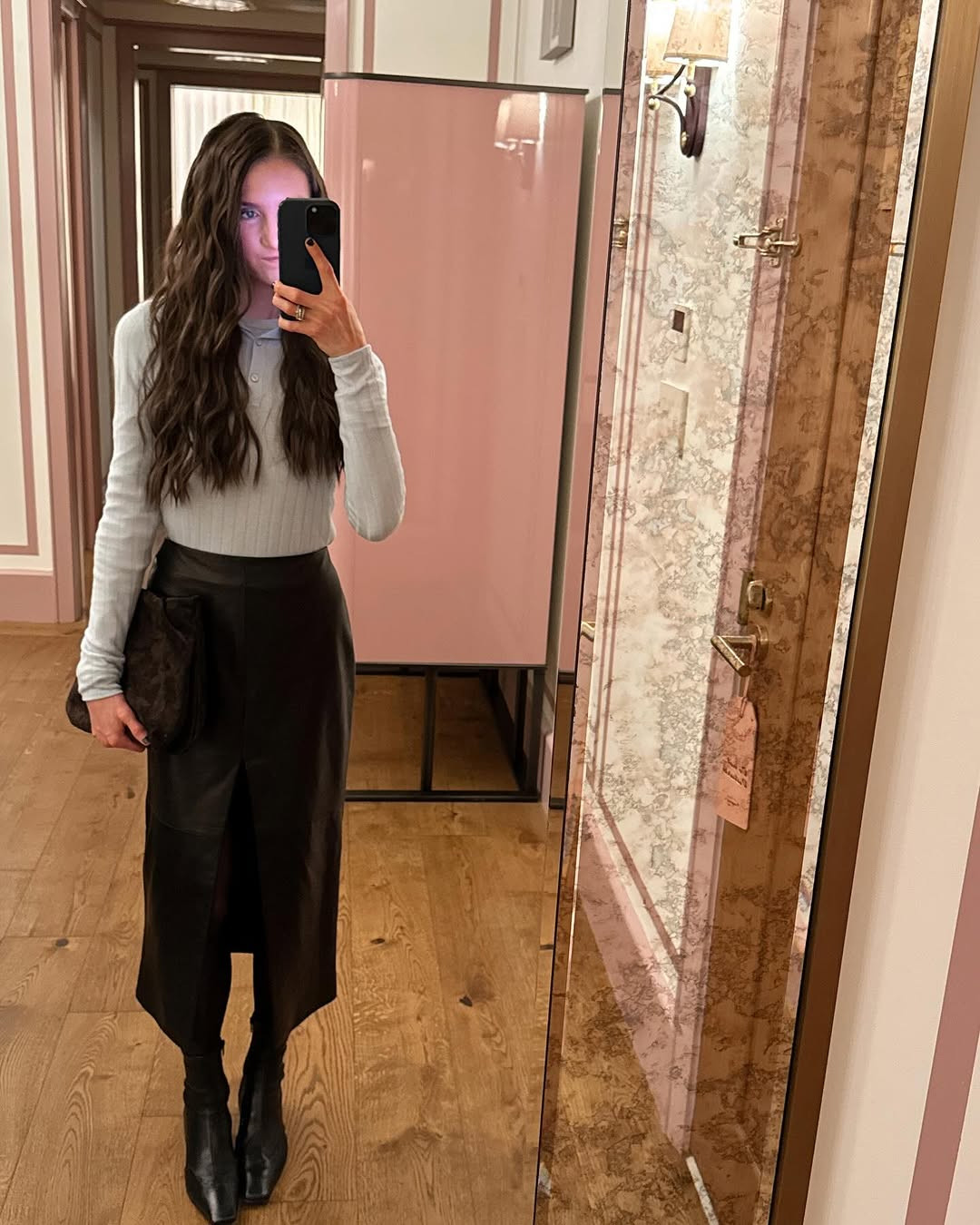 One of my New York looks 🖤 

 