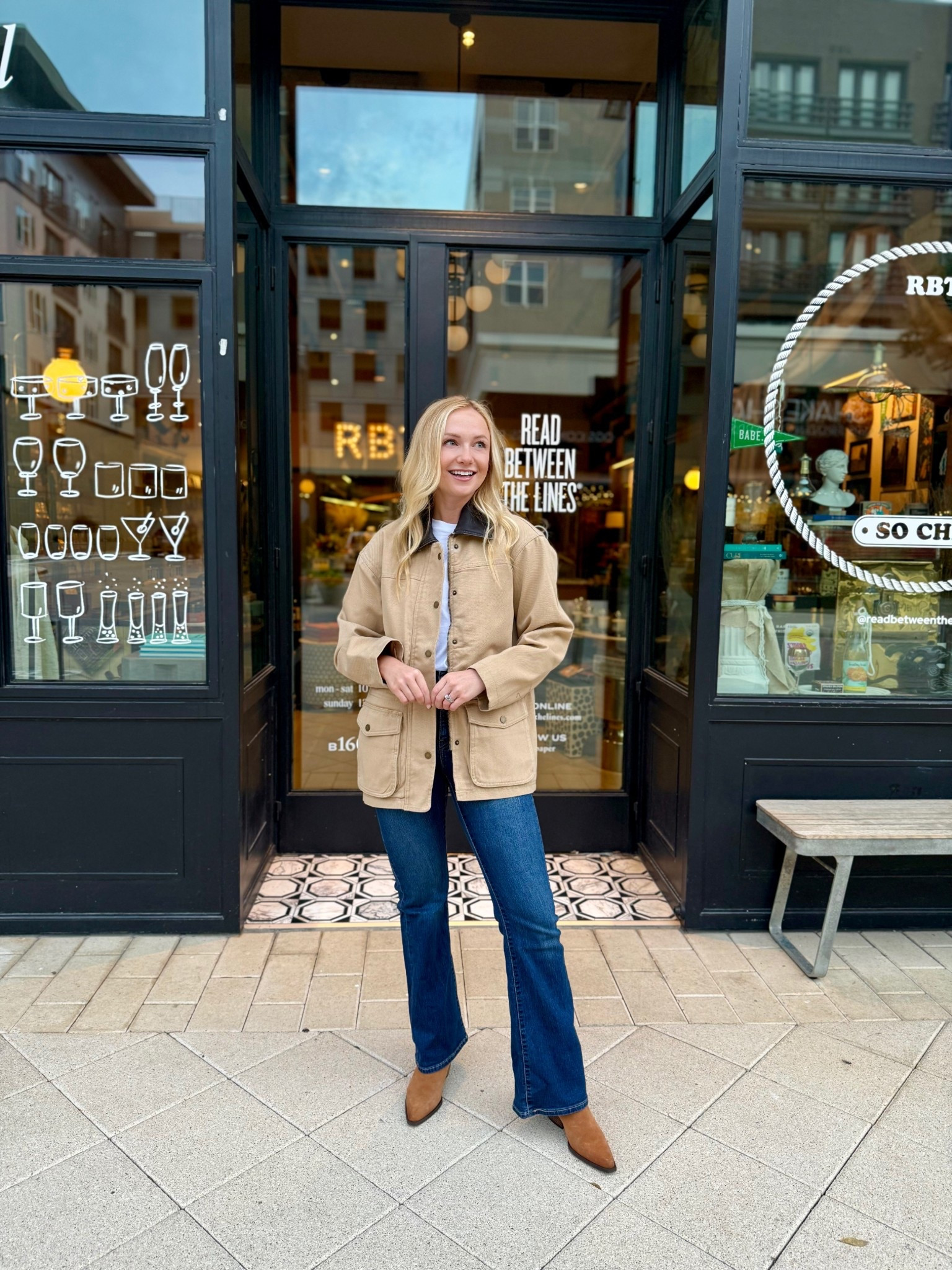 It’s officially barn jacket season! I love this oversized one from Abercrombie. I’m wearing an XXS and it’s still a bit big! It comes in a few colors! 

#LTKStyleTip #LTKSeasonal #LTKPetite
